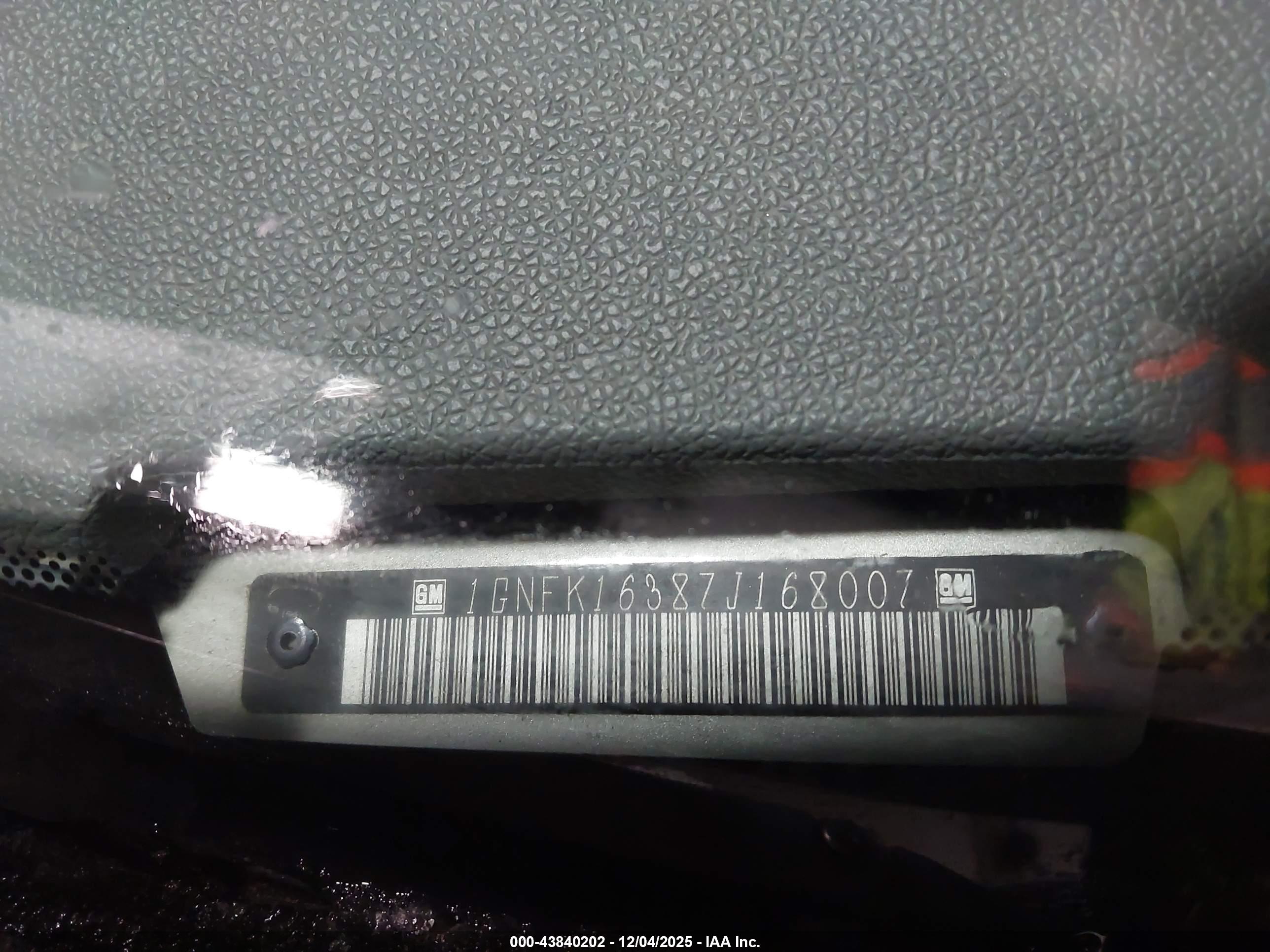 CHEVROLET SUBURBAN image 9
