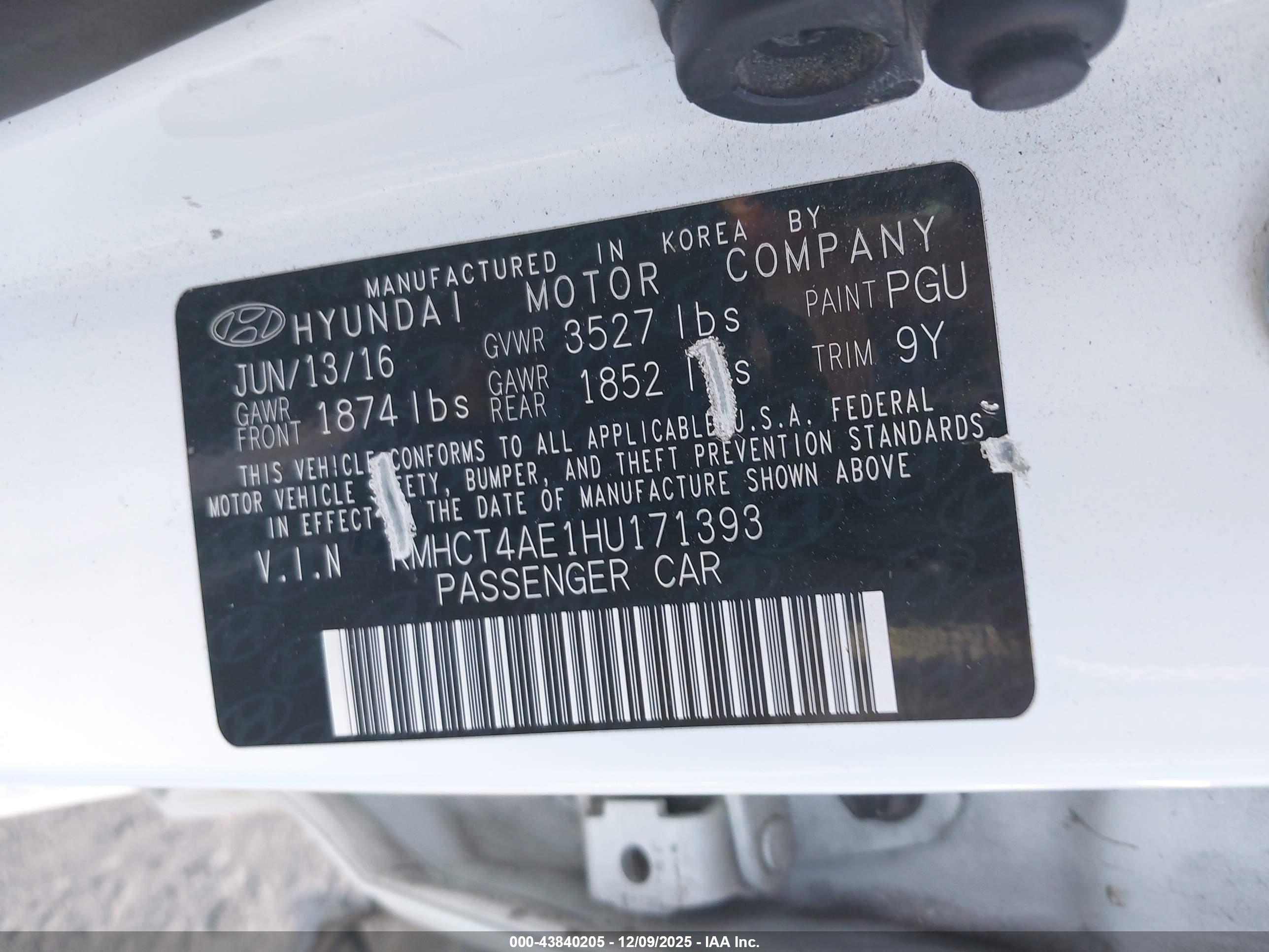 HYUNDAI ACCENT image 9
