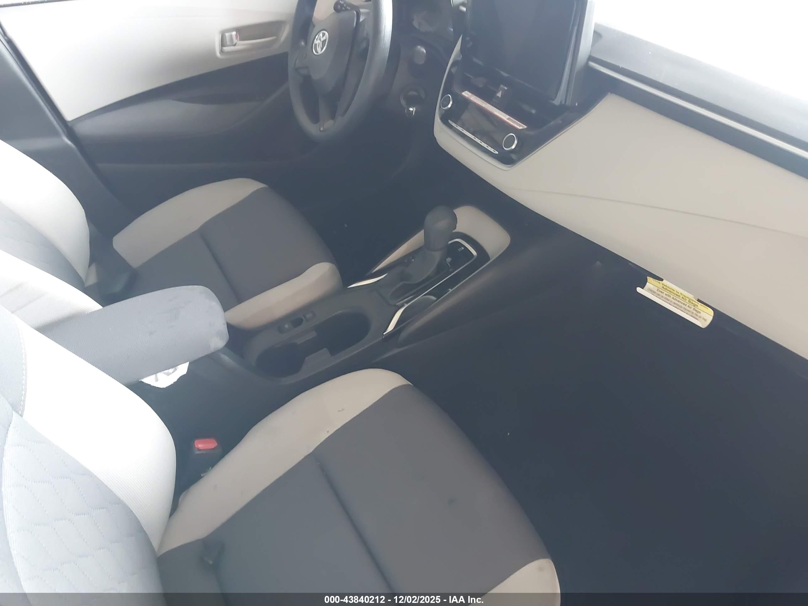 TOYOTA COROLLA image 5