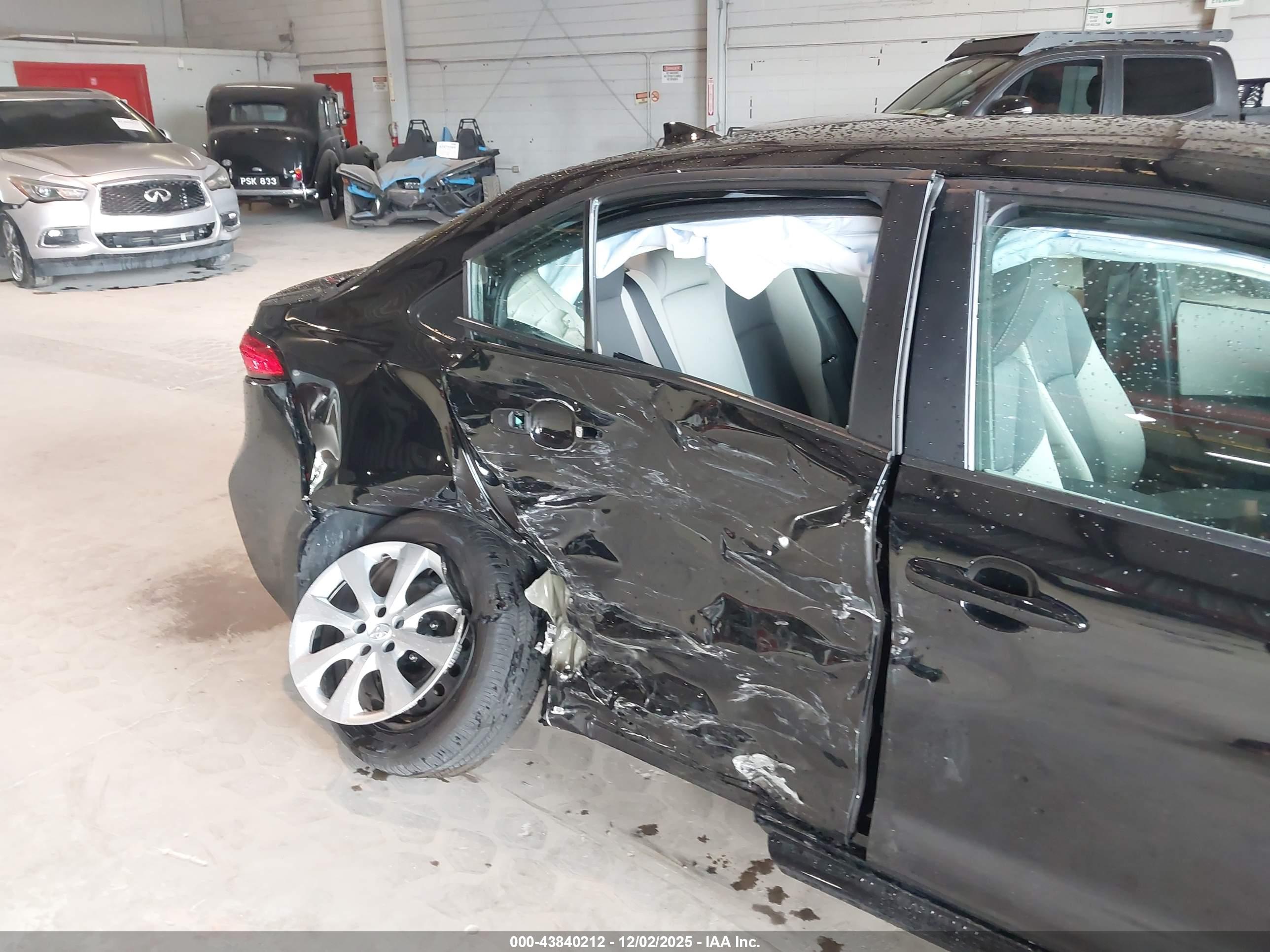 TOYOTA COROLLA image 6