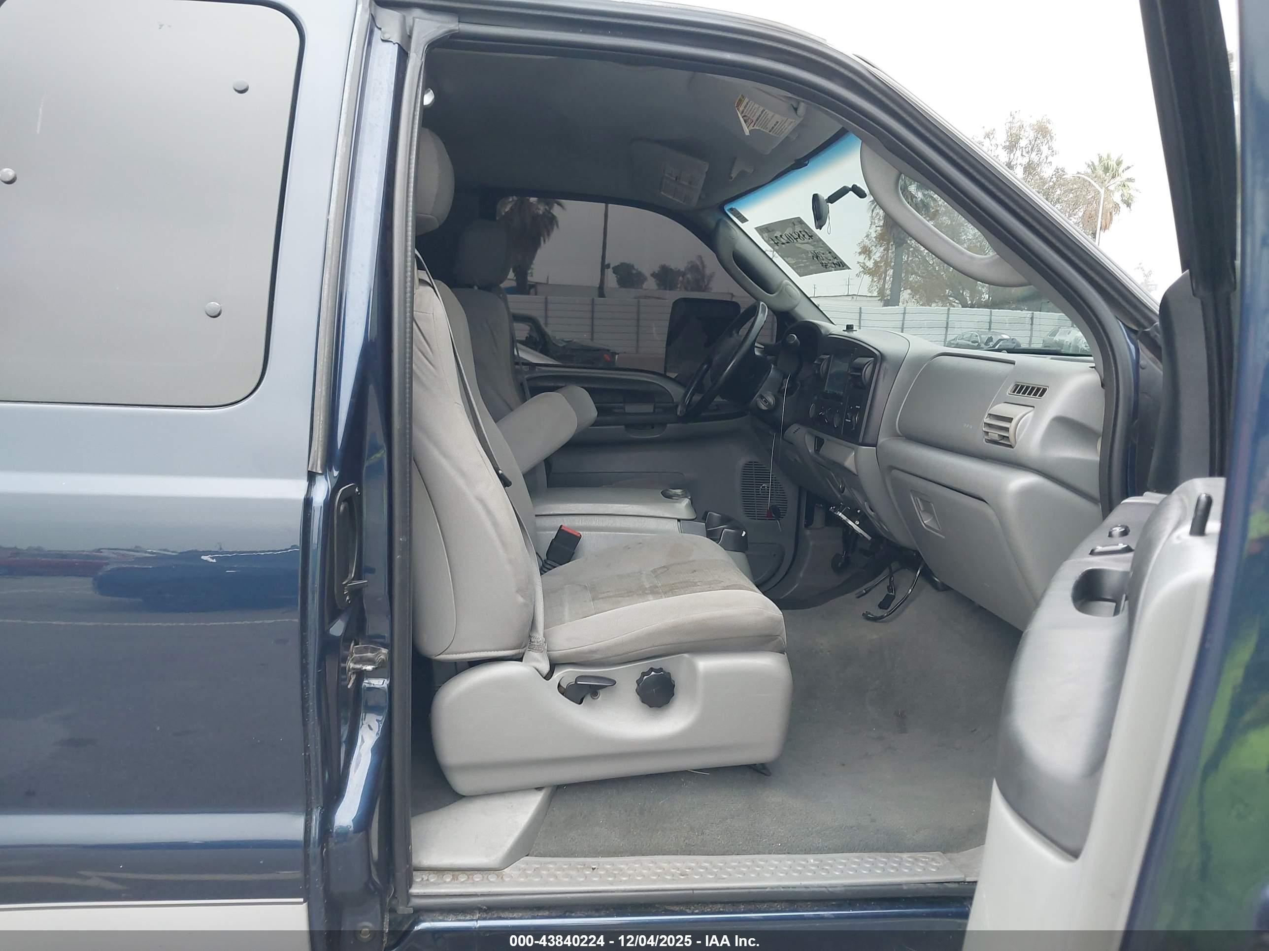 FORD F-350 image 8