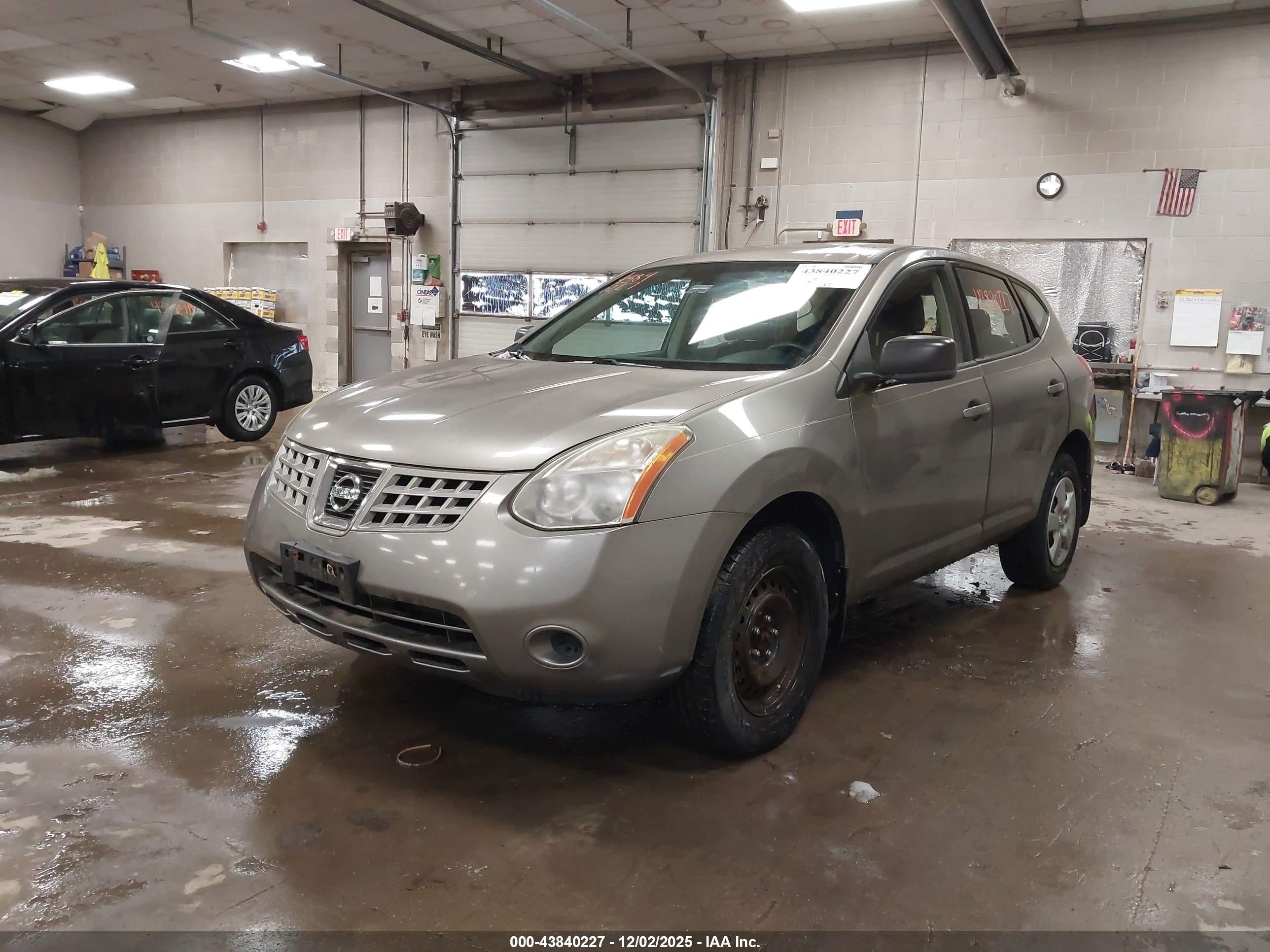 NISSAN ROGUE image 2