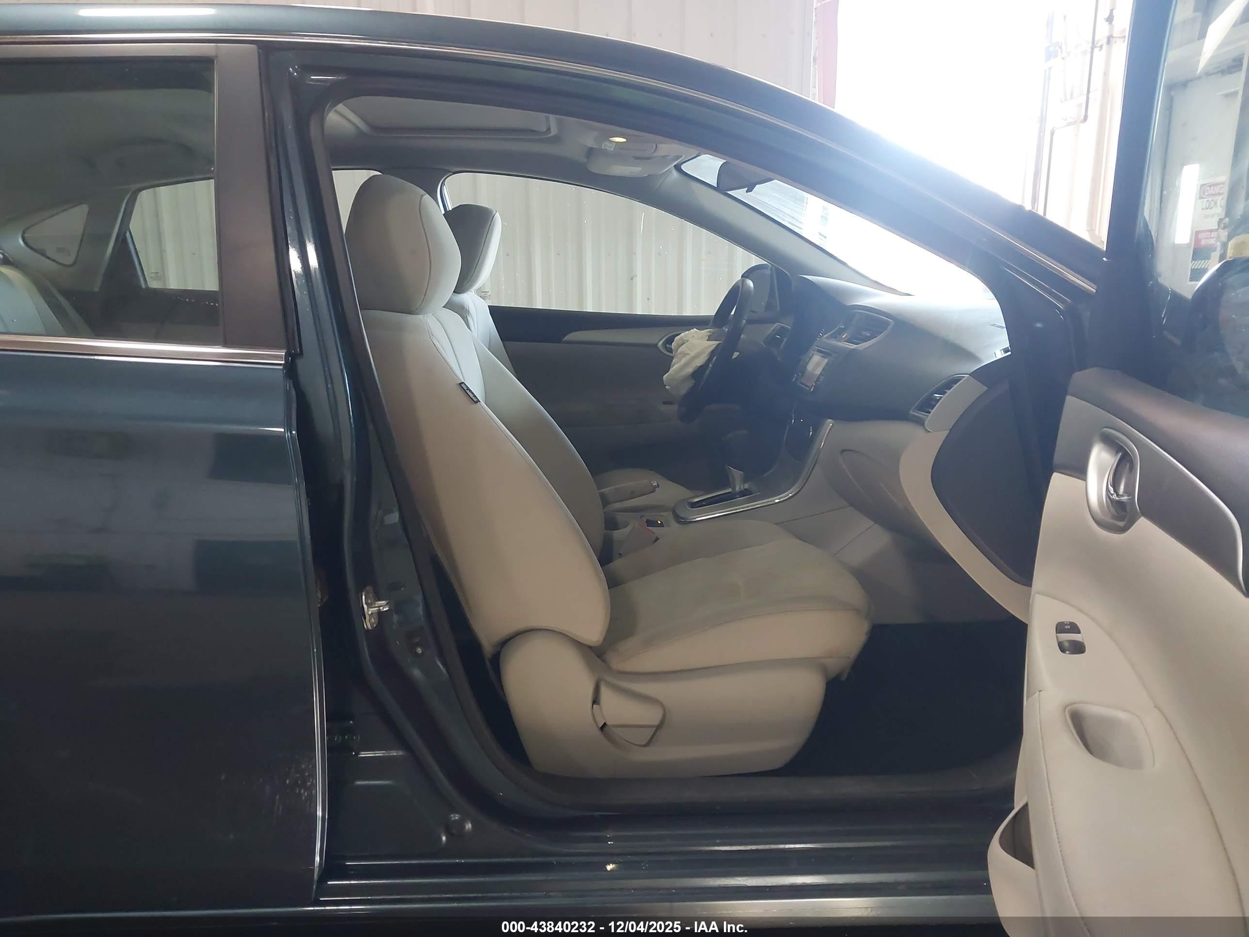 NISSAN SENTRA image 5