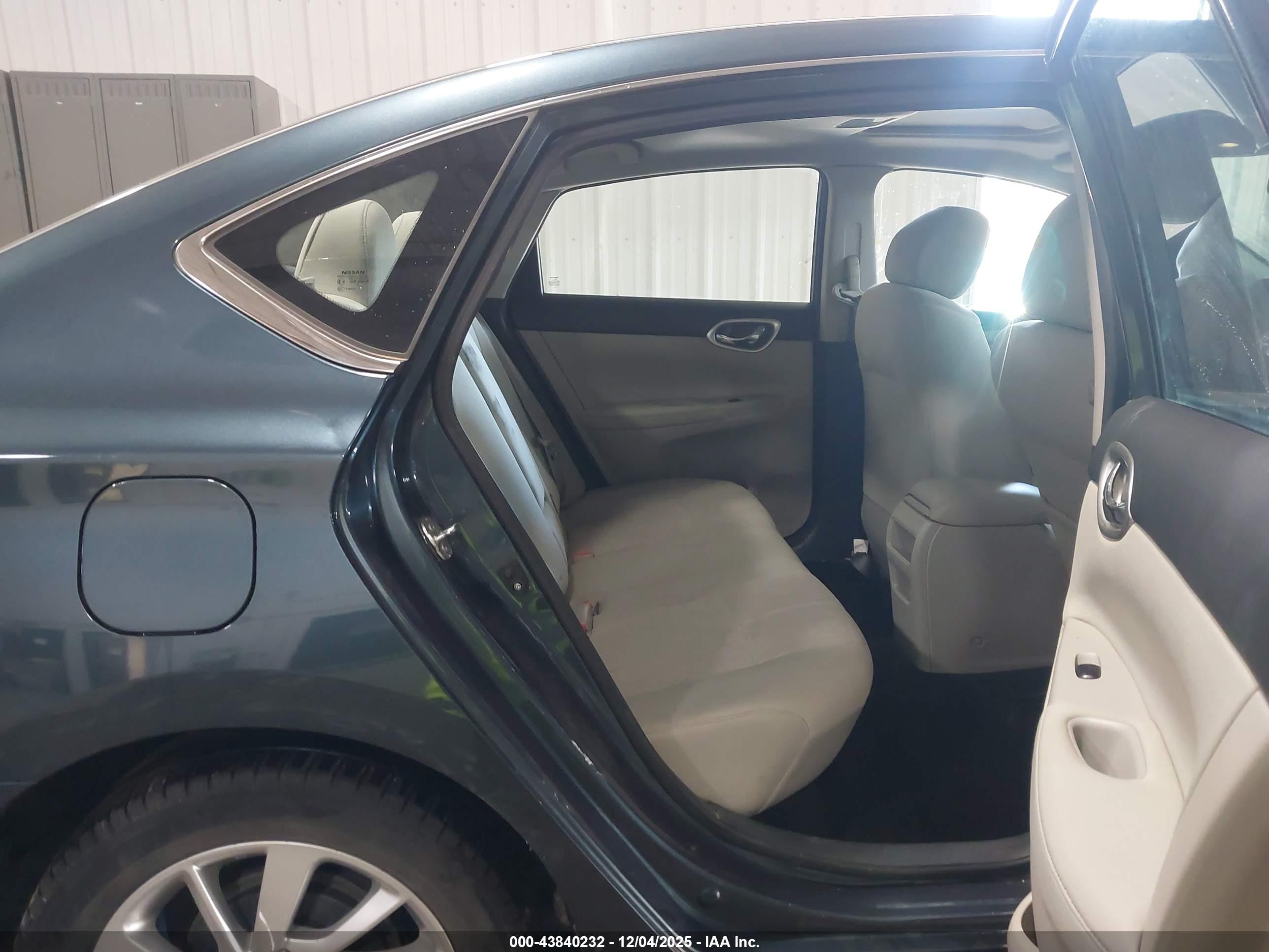 NISSAN SENTRA image 8