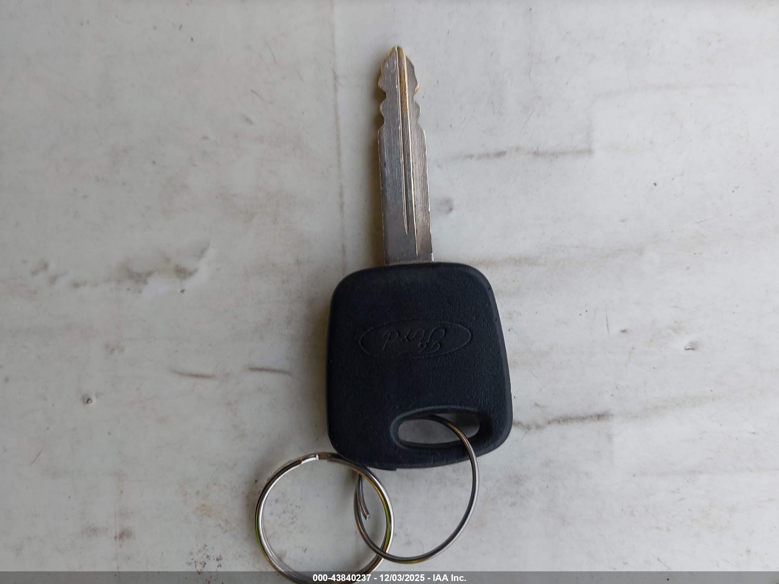 FORD ESCAPE image 11