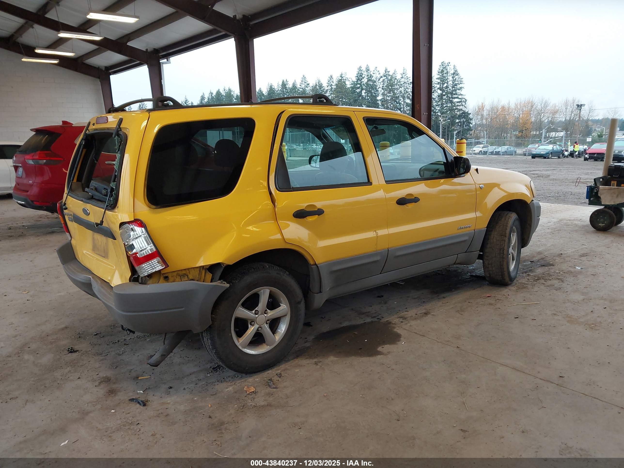 FORD ESCAPE image 4