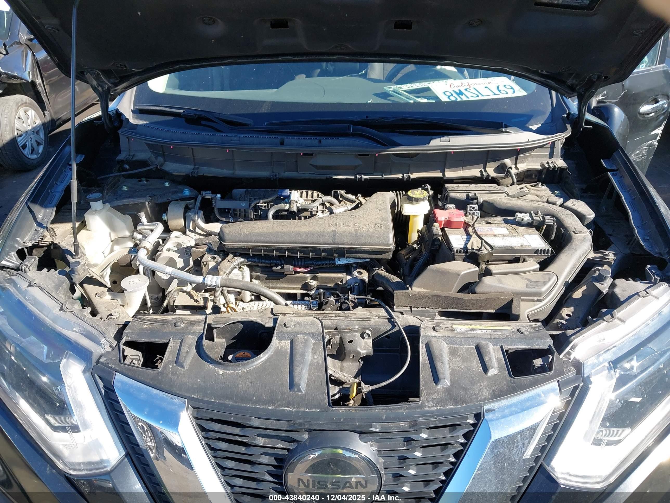 NISSAN ROGUE image 10