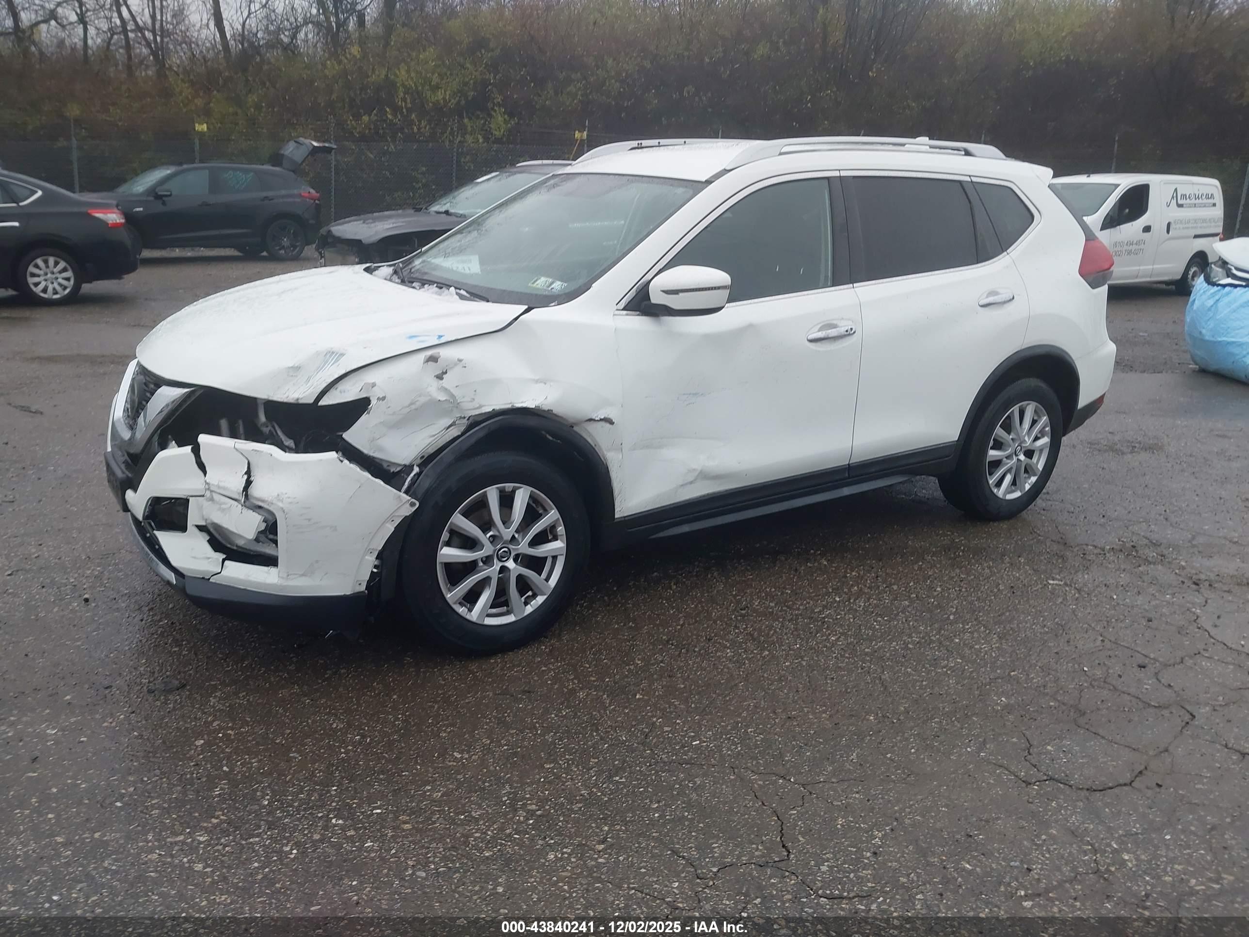 NISSAN ROGUE image 2