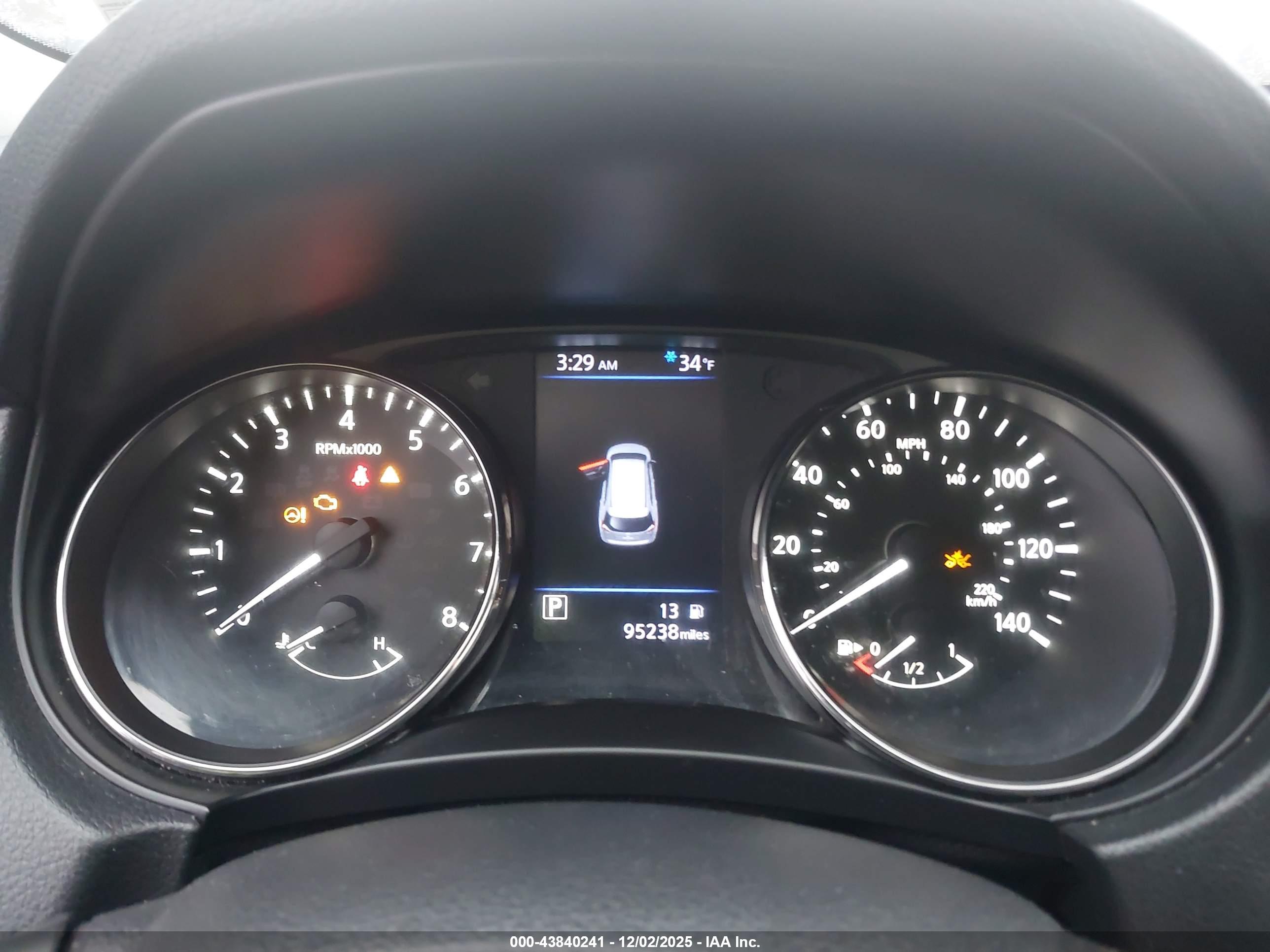NISSAN ROGUE image 7
