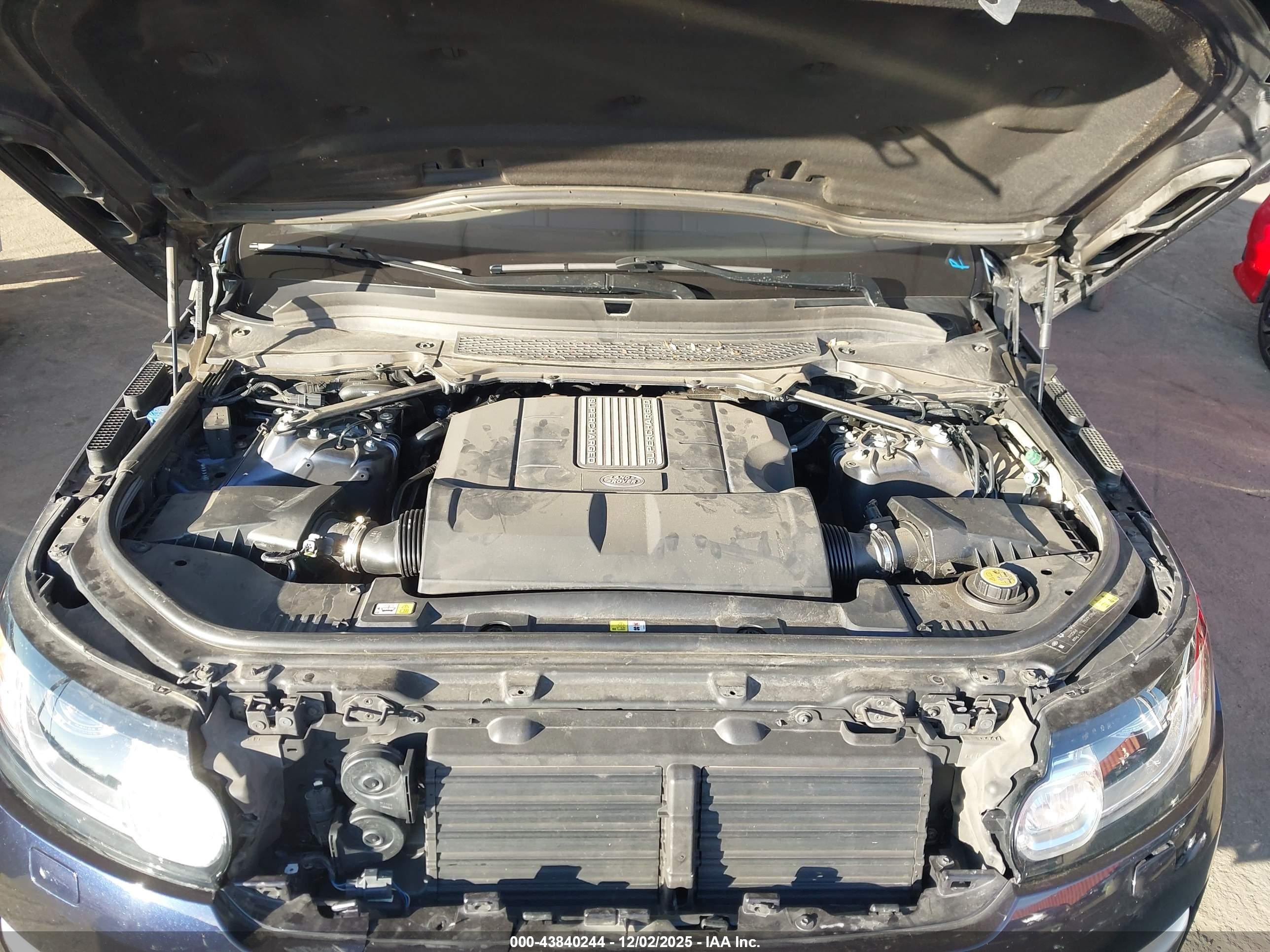 LAND ROVER image 10