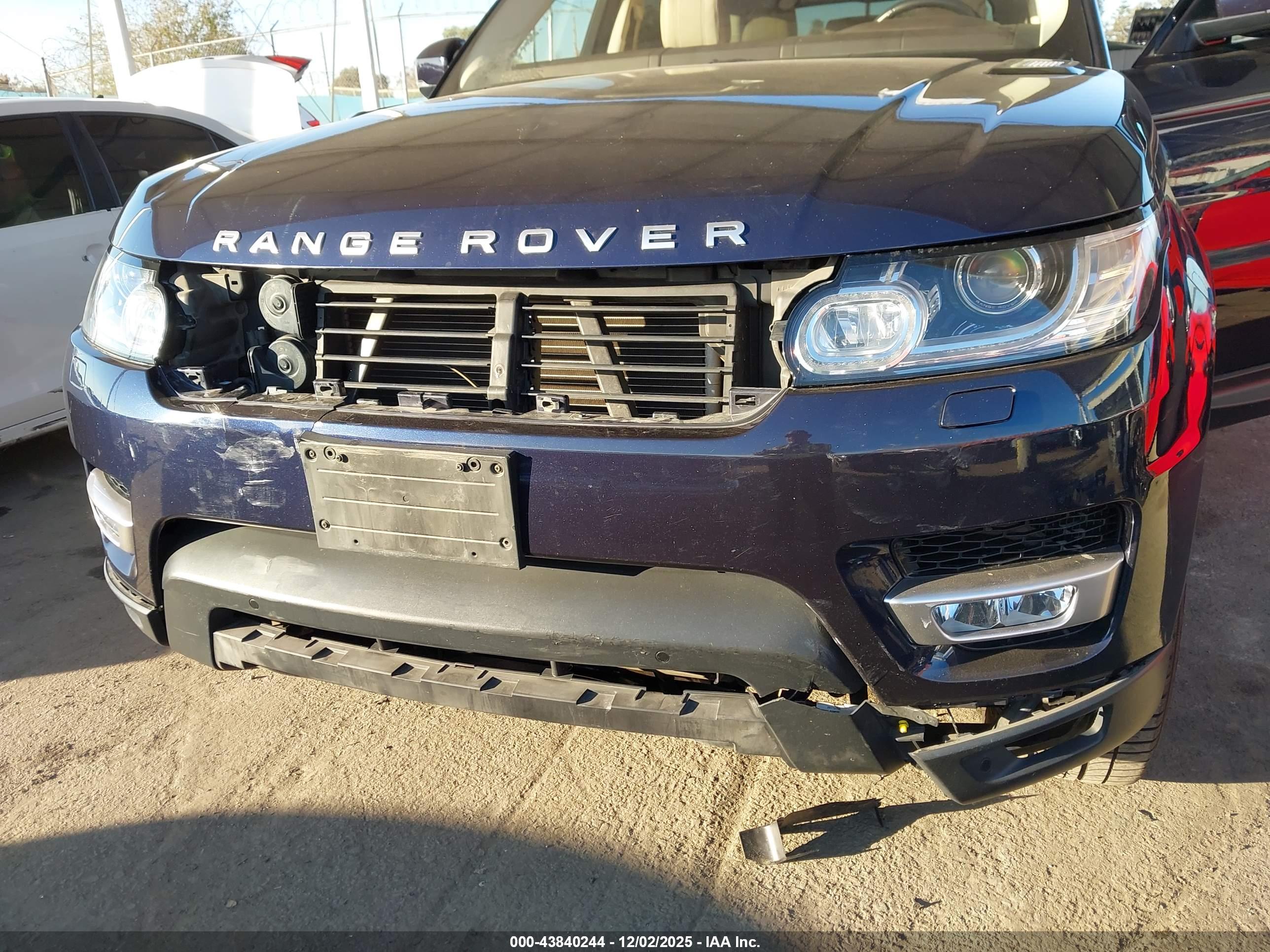 LAND ROVER image 6