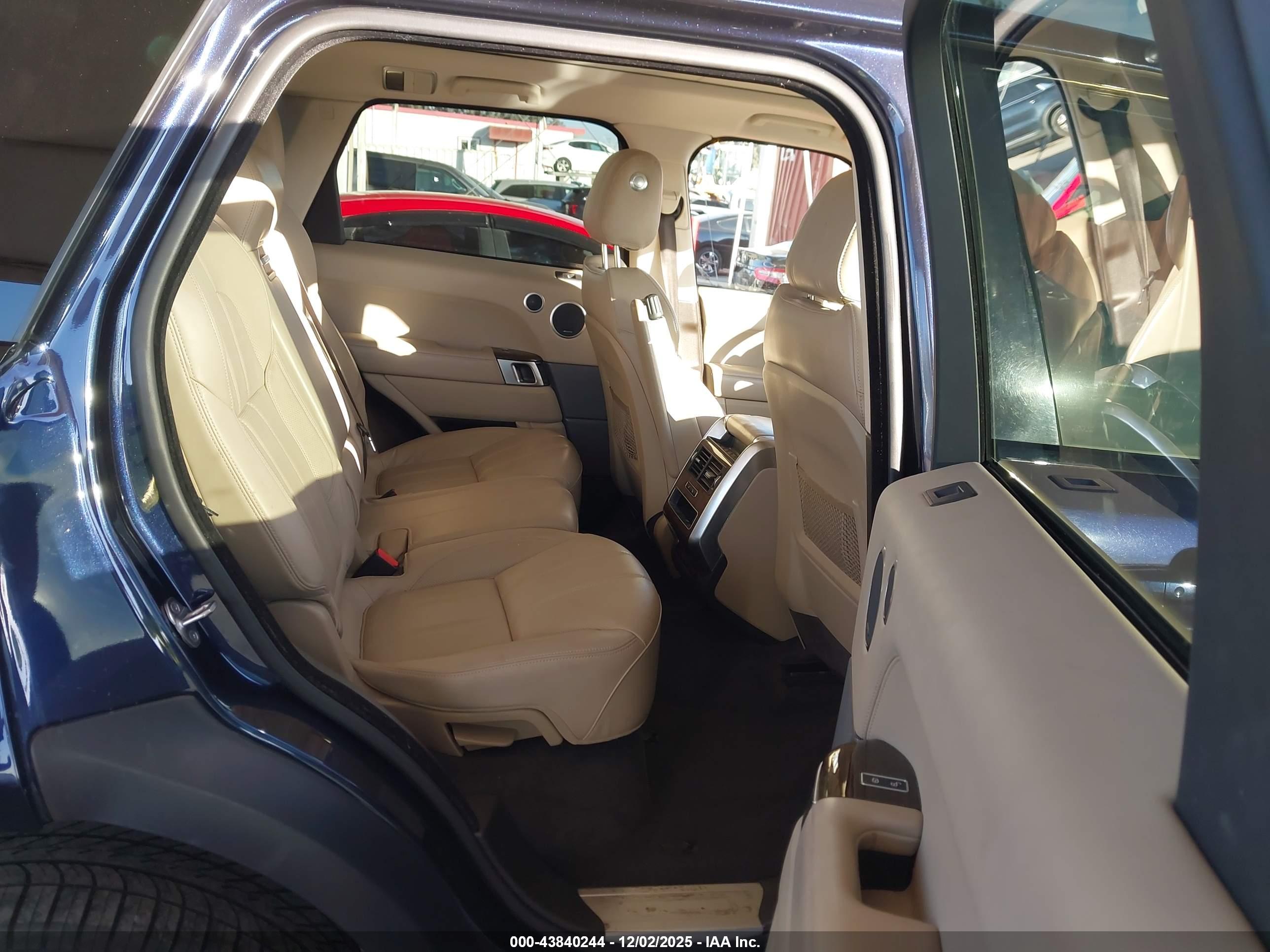 LAND ROVER image 8