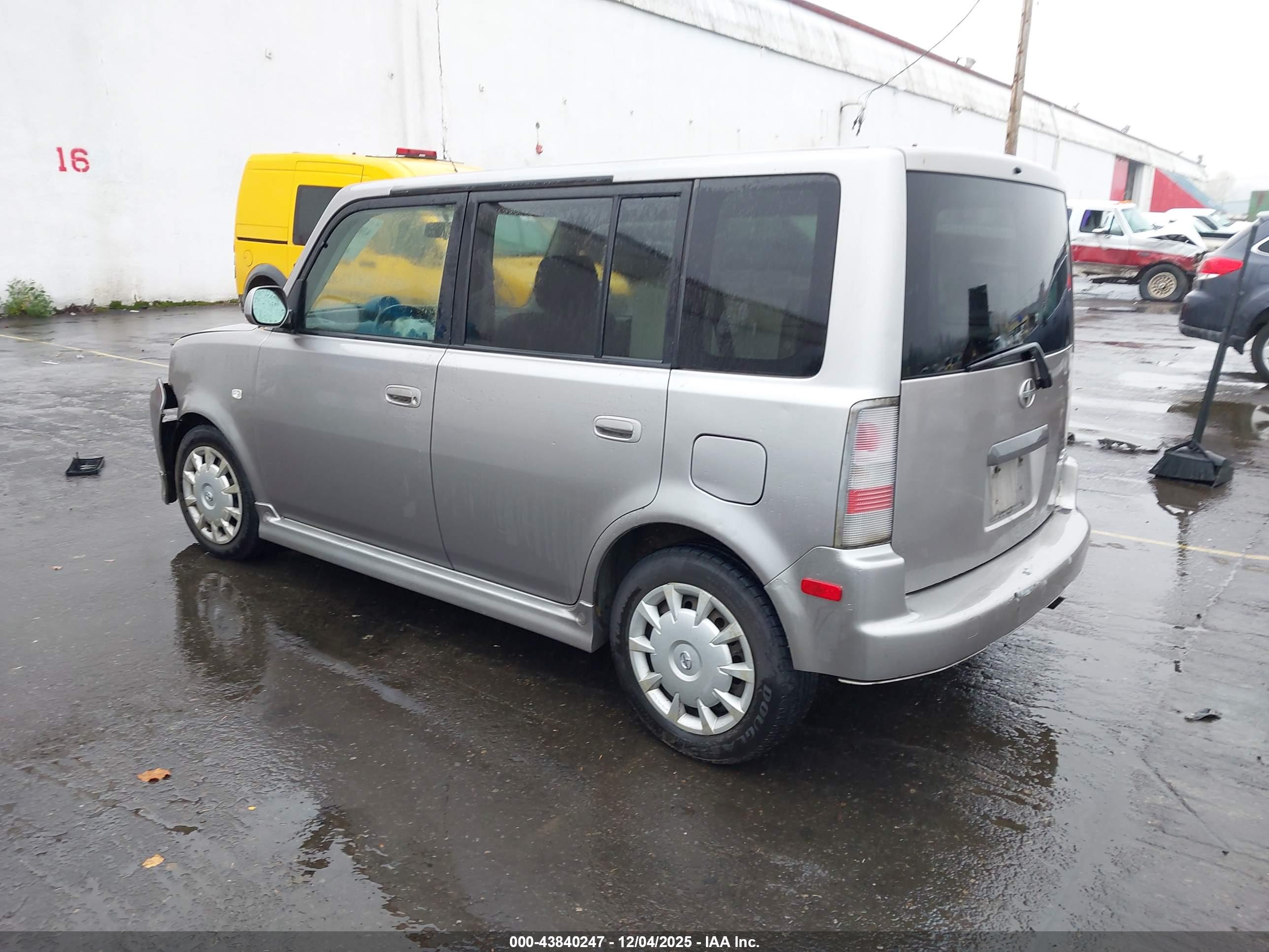 SCION XB image 3