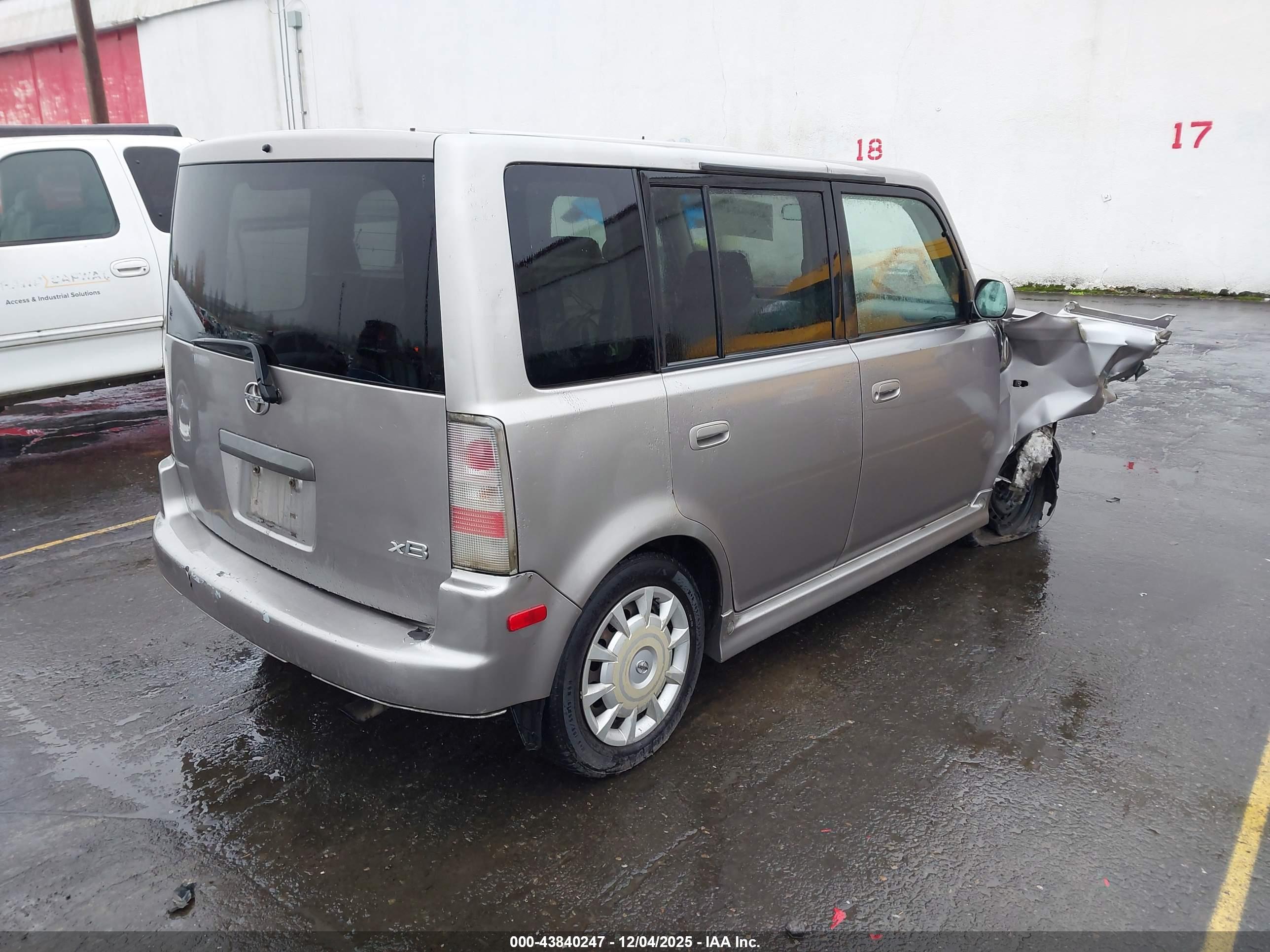 SCION XB image 4