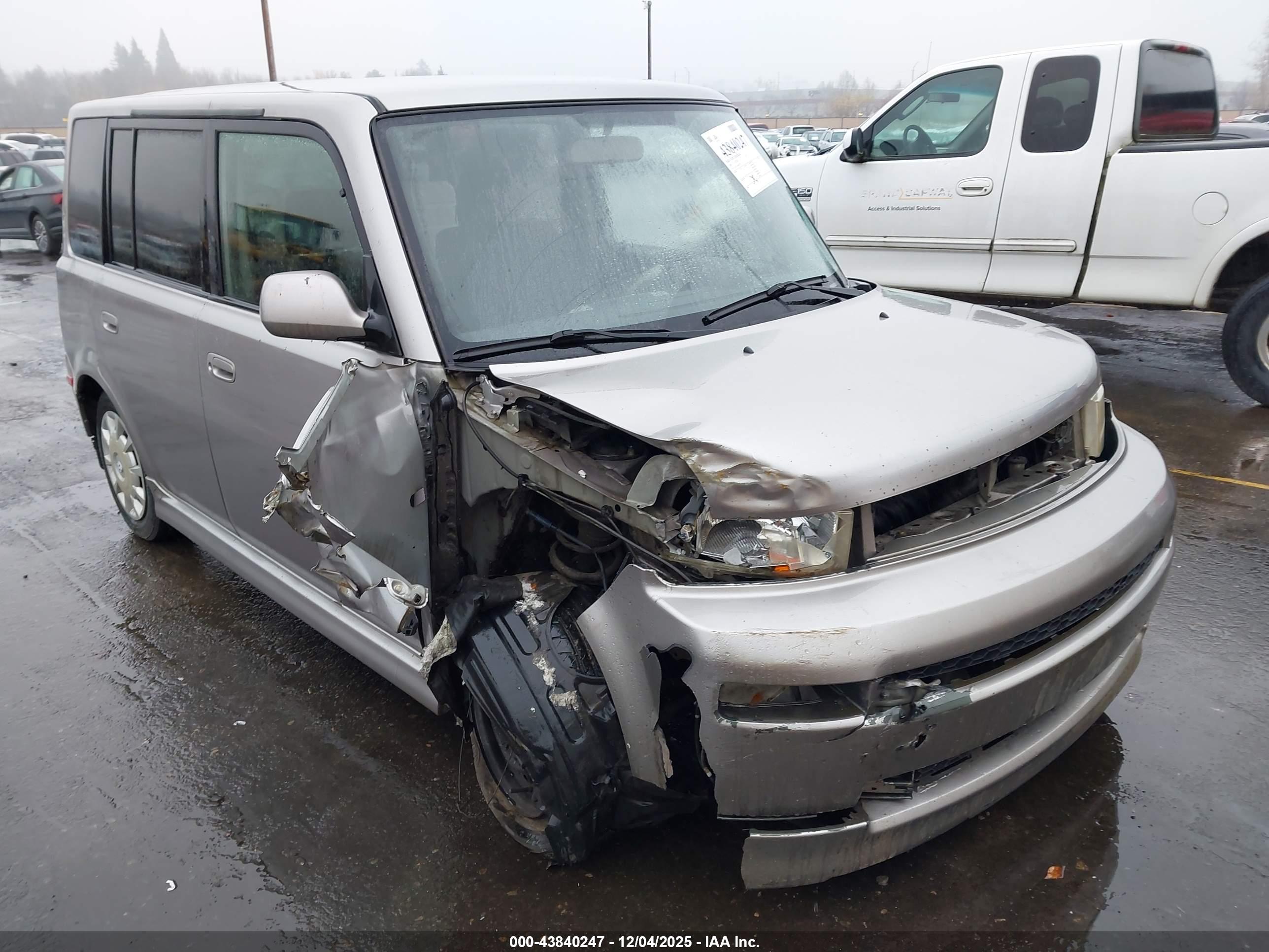 SCION XB image 6