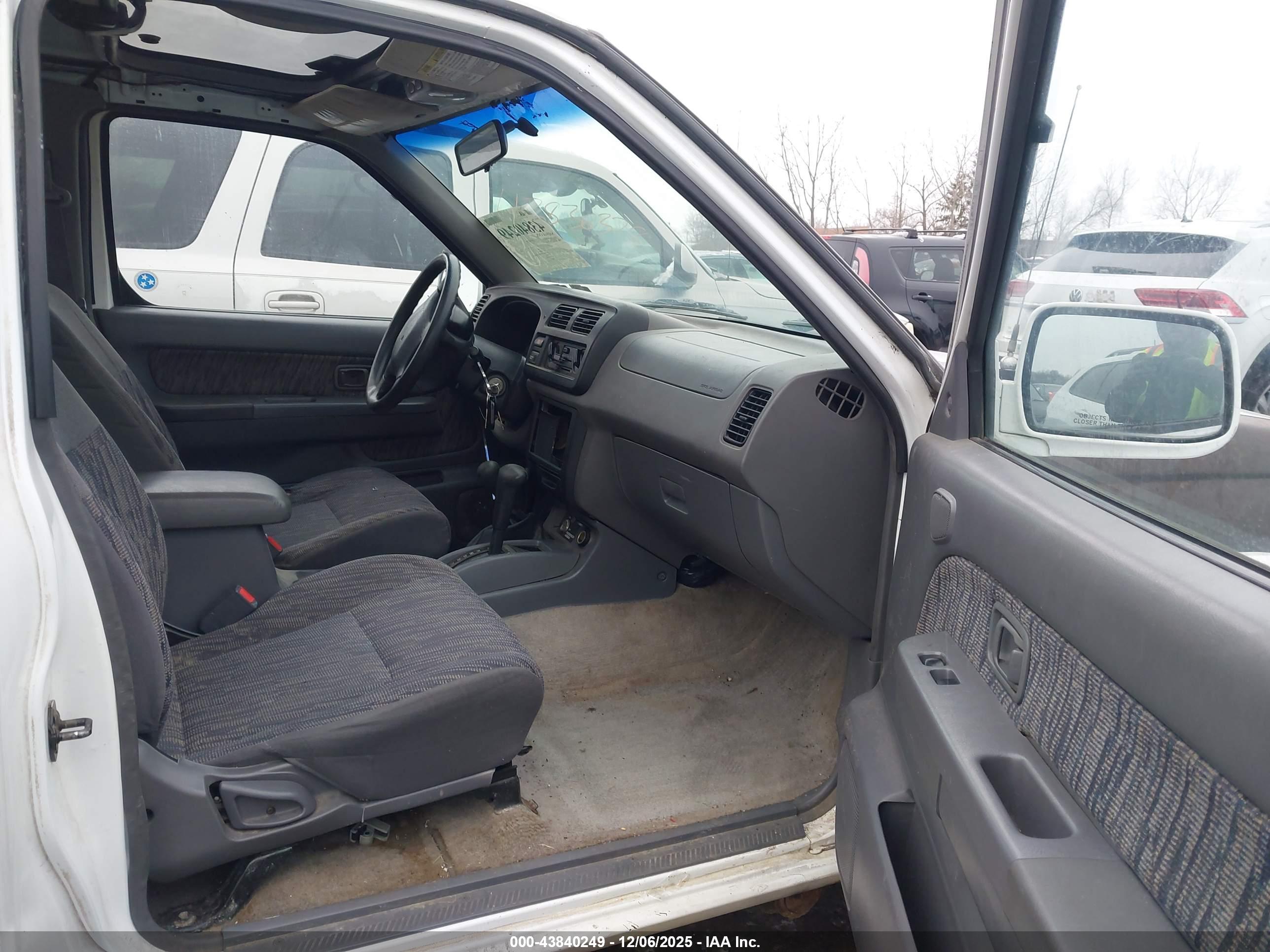 NISSAN FRONTIER image 5