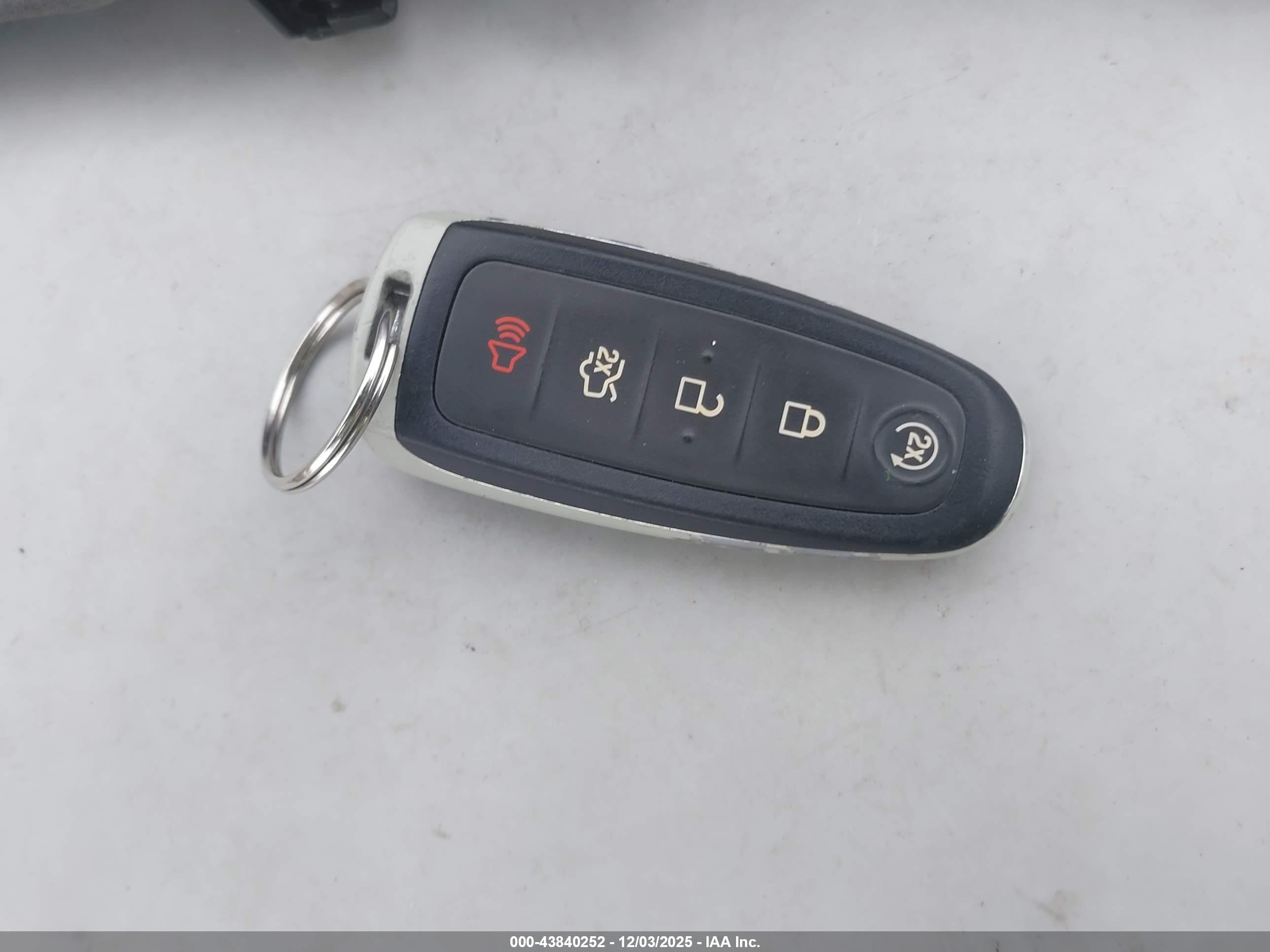 FORD EXPLORER image 11