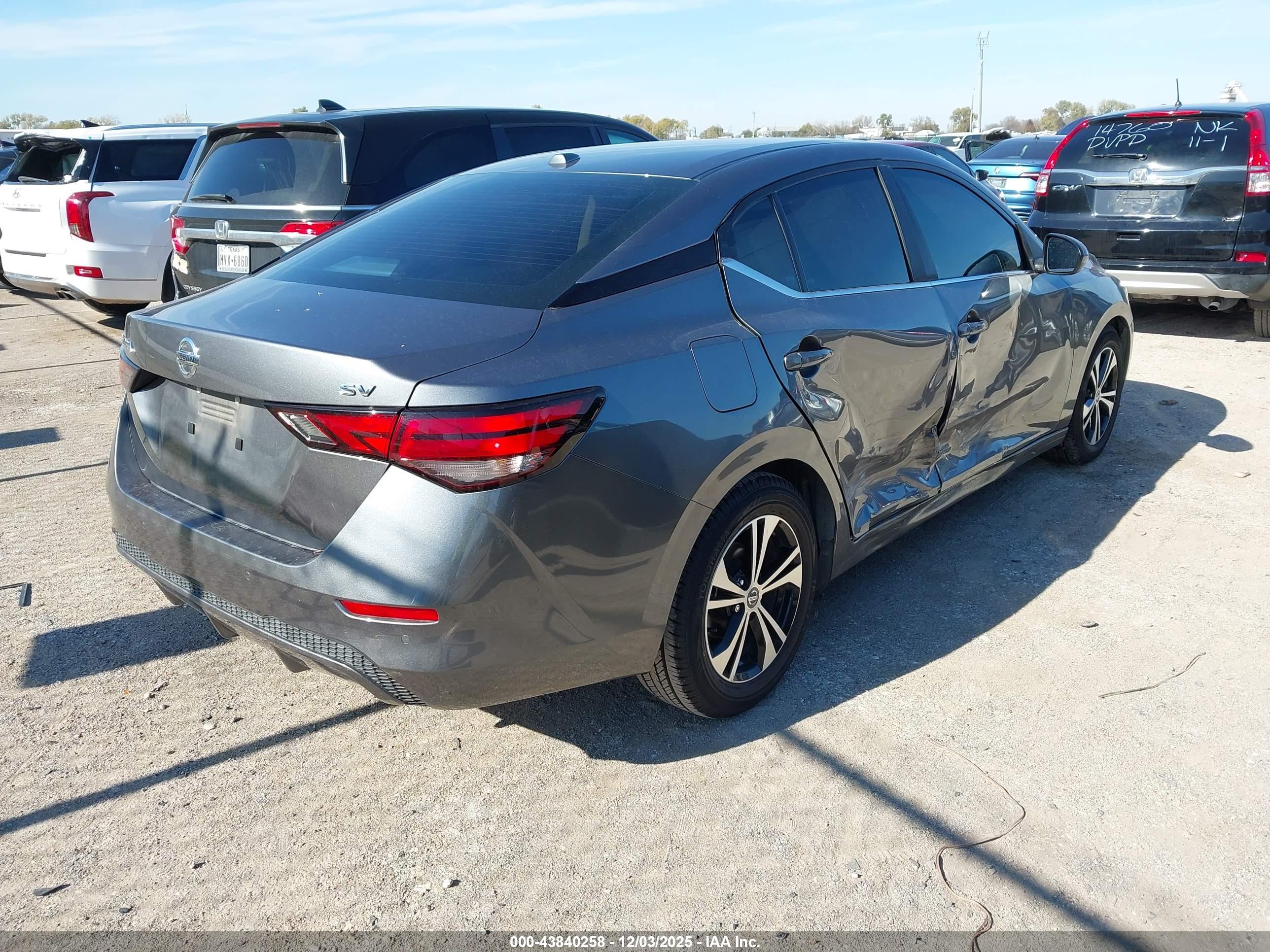 NISSAN SENTRA image 4