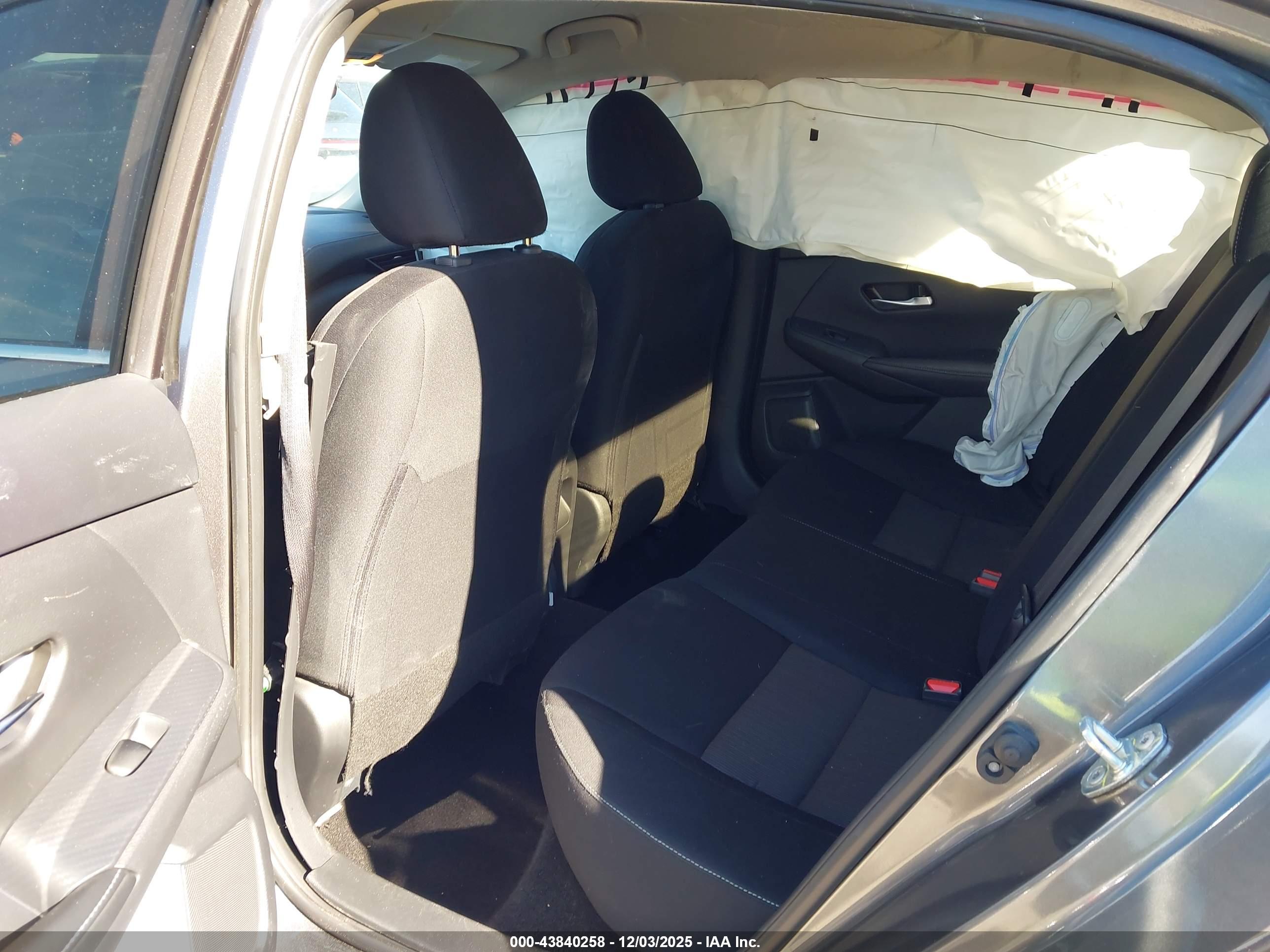 NISSAN SENTRA image 8
