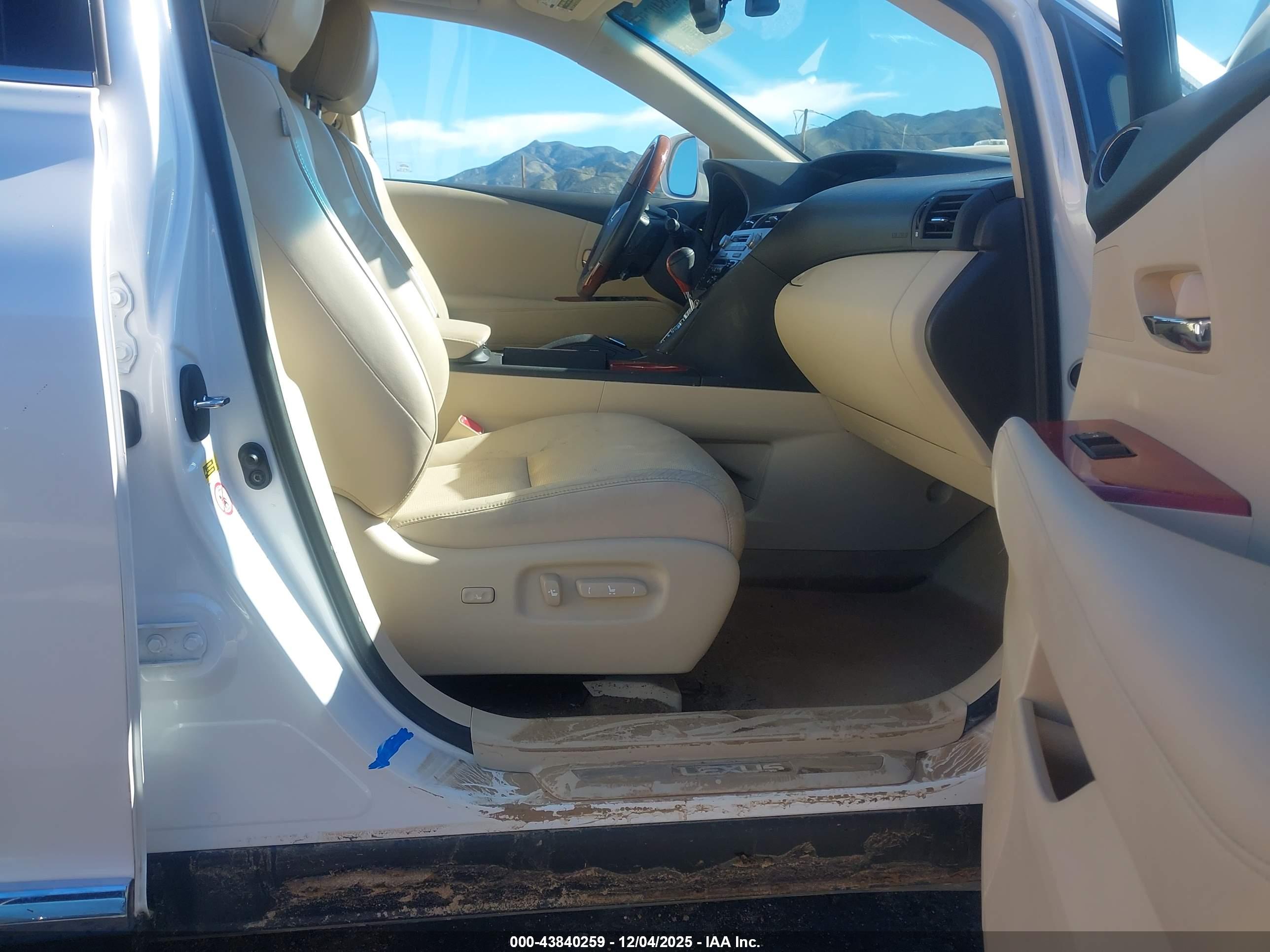 LEXUS RX image 6