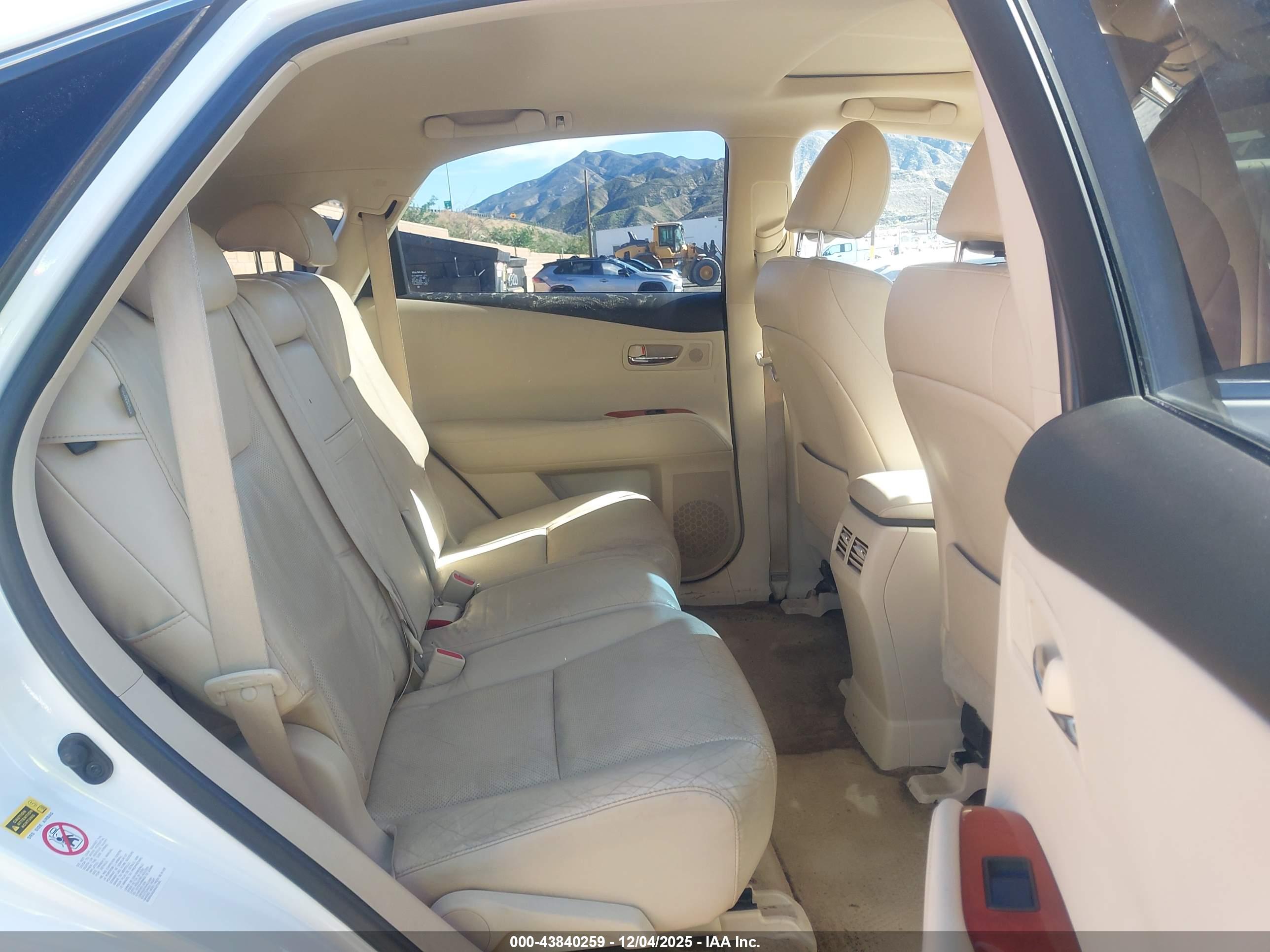 LEXUS RX image 8