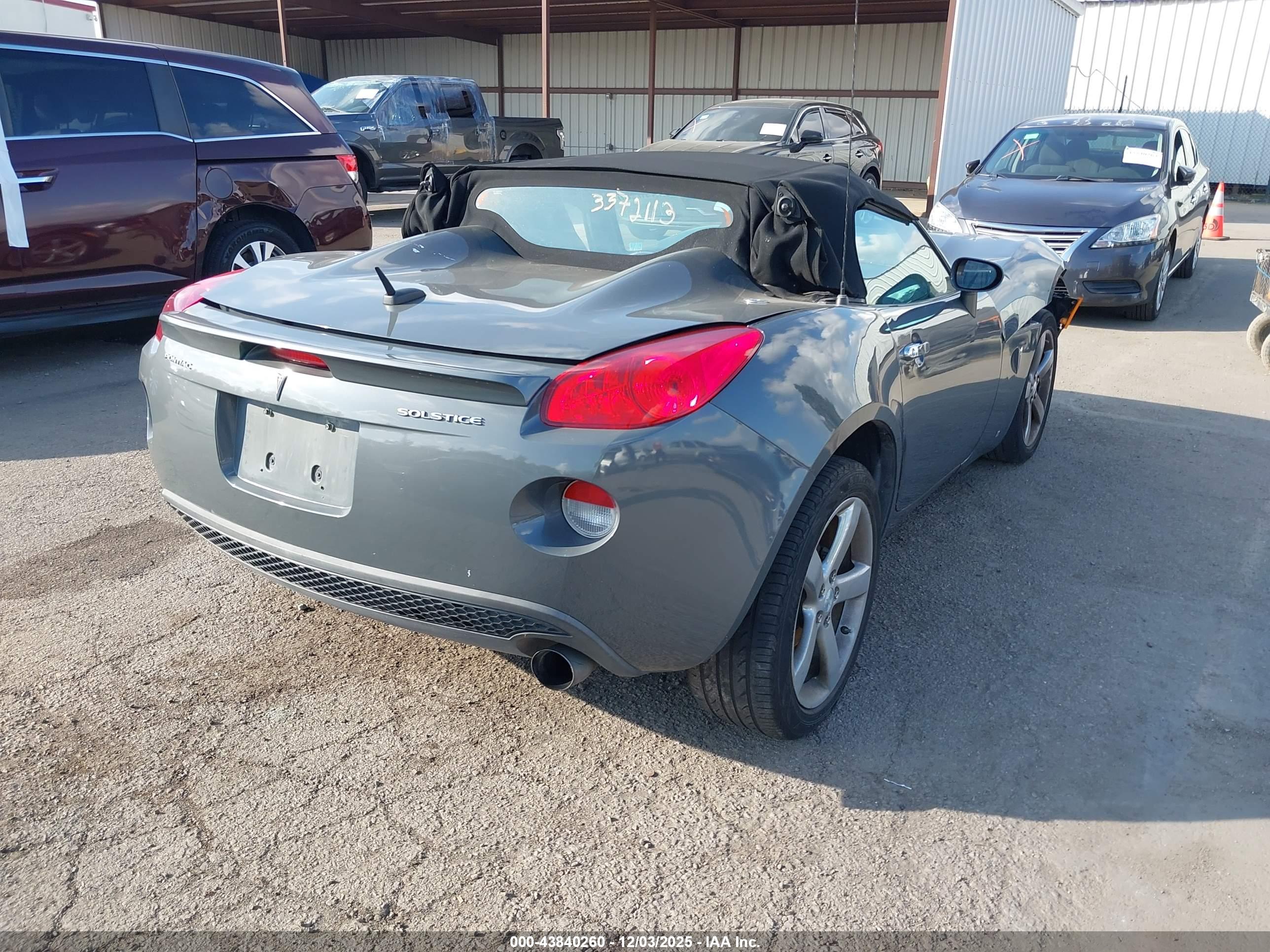 PONTIAC SOLSTICE image 4