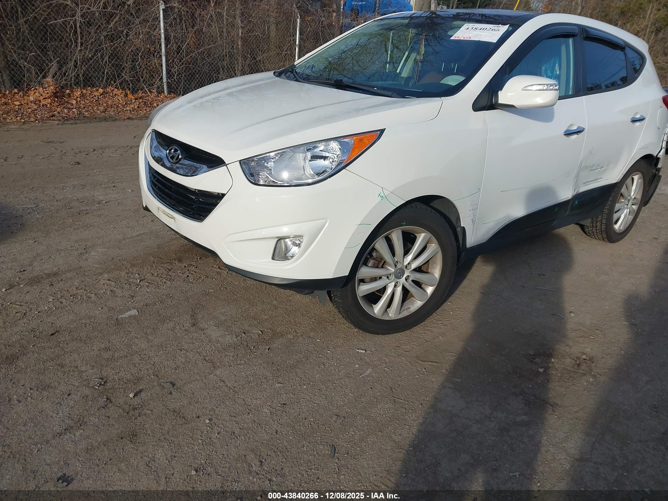 HYUNDAI TUCSON image 2
