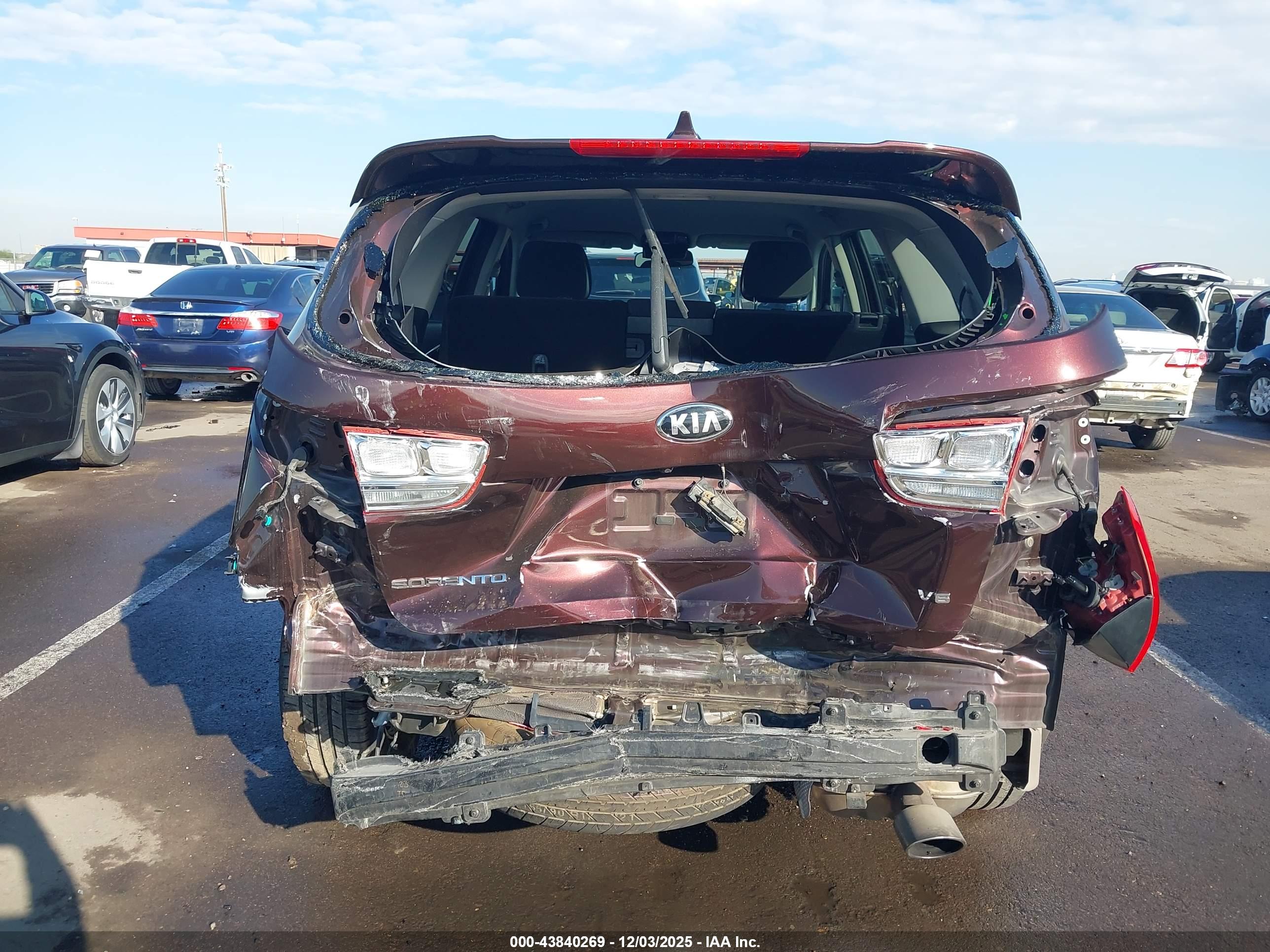 KIA SORENTO image 6