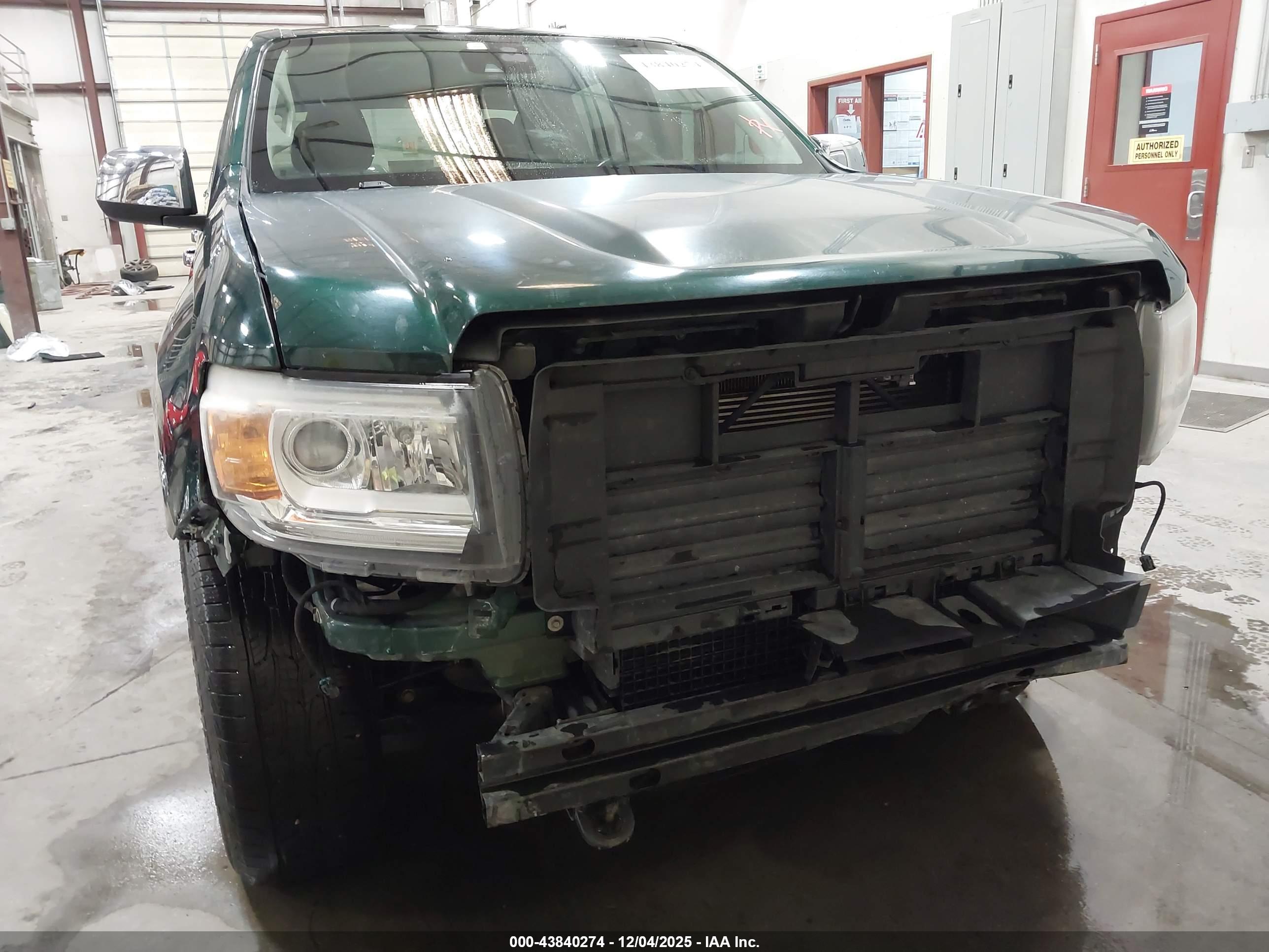 GMC CANYON image 6