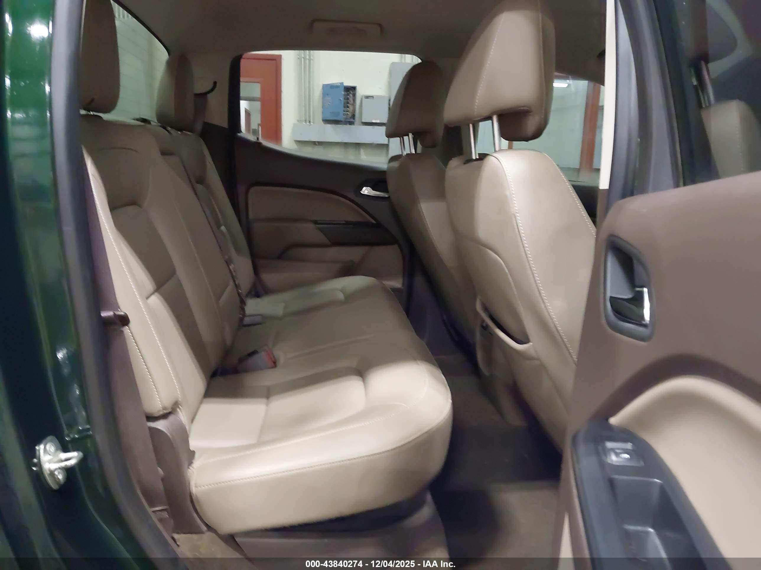 GMC CANYON image 8