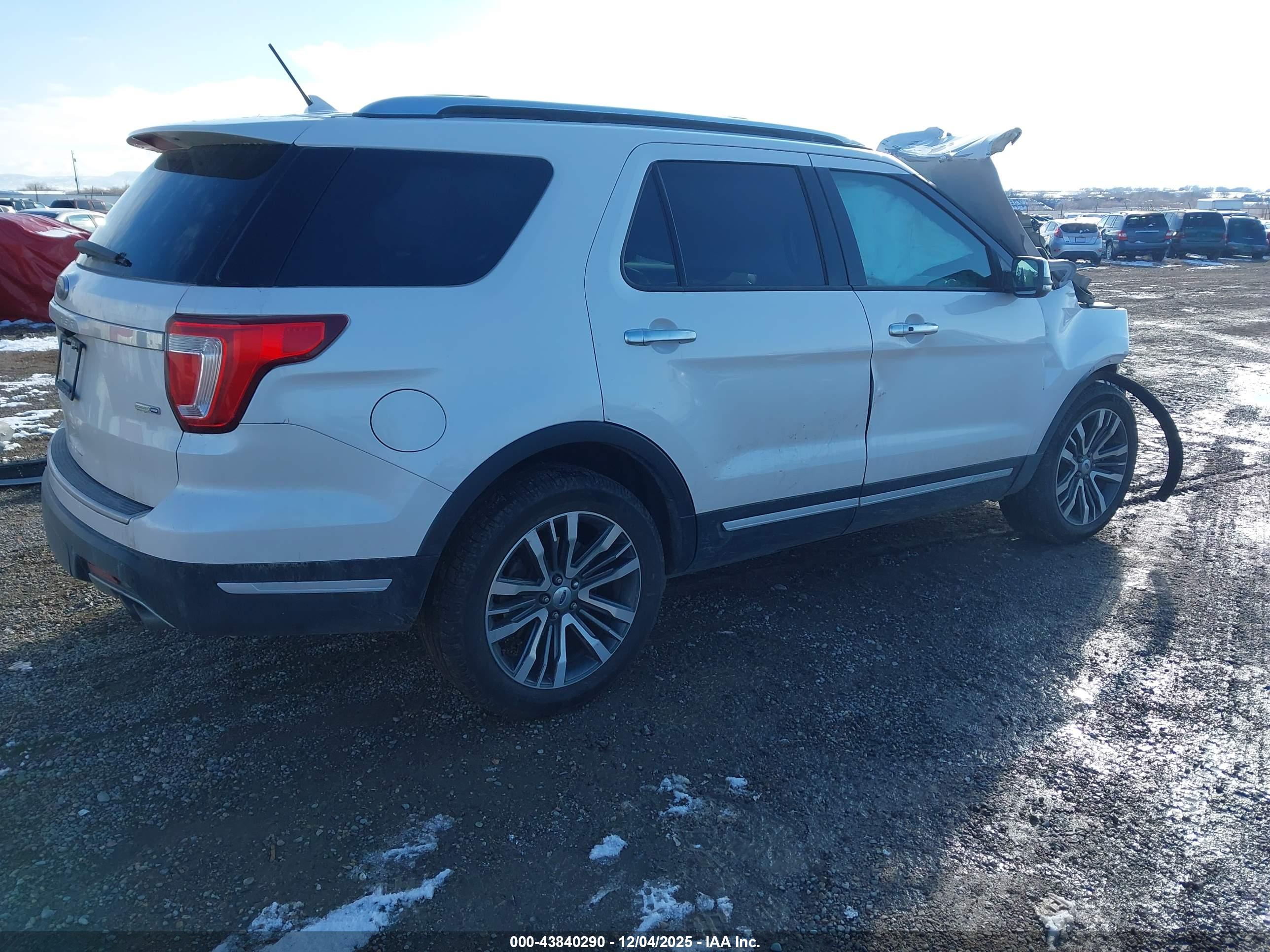 FORD EXPLORER image 4