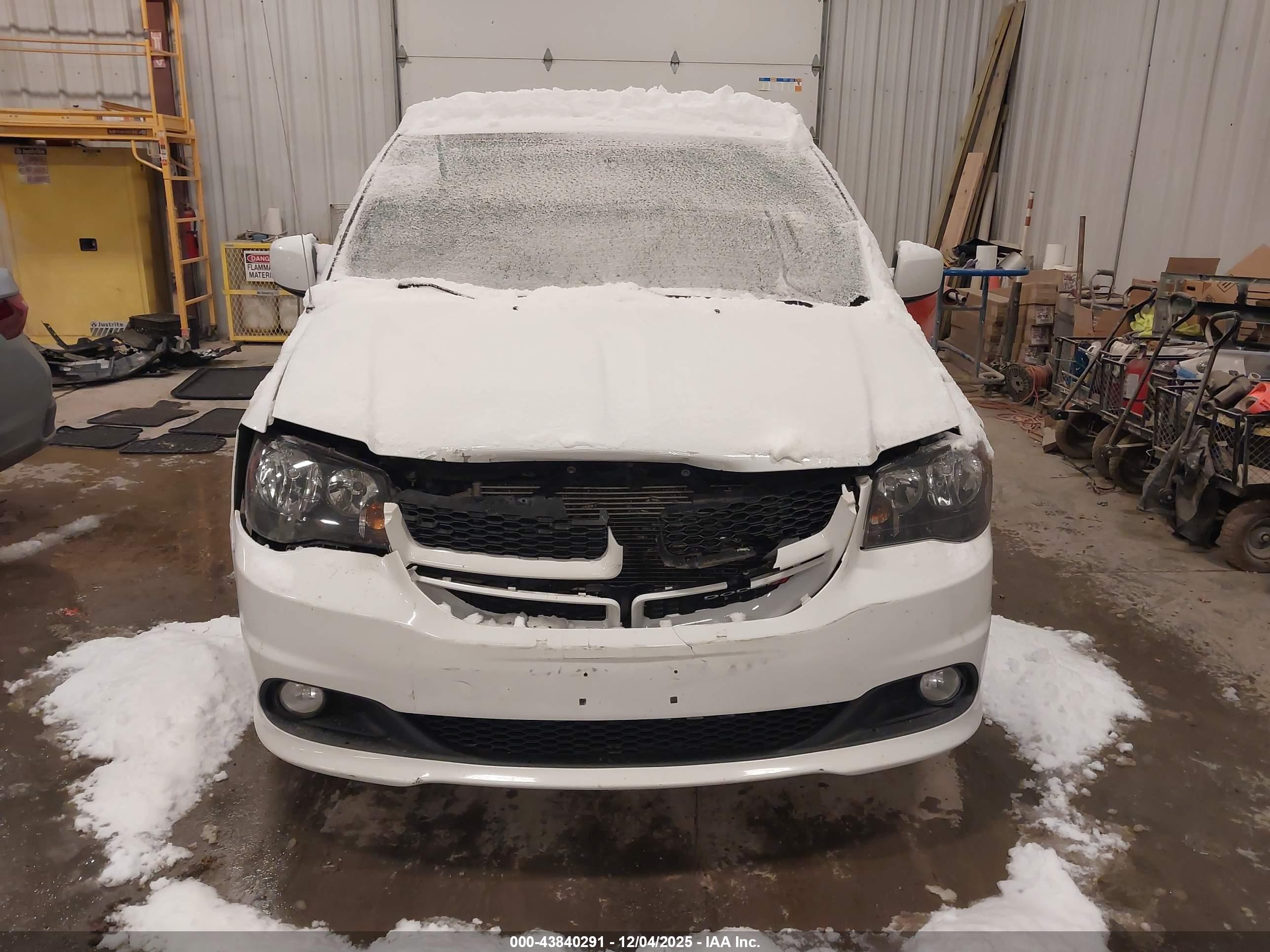 DODGE GRAND image 6