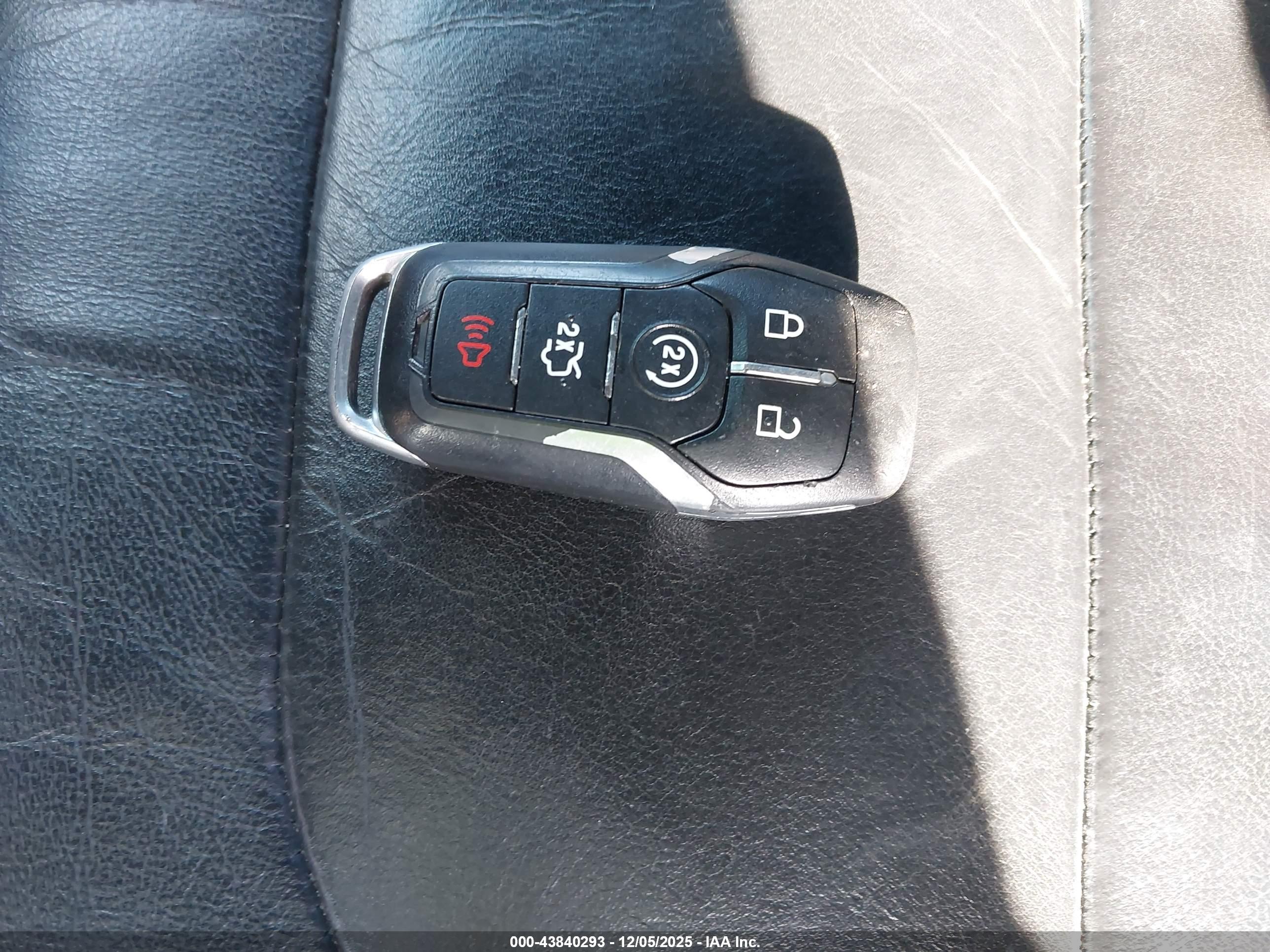 FORD EXPLORER image 11