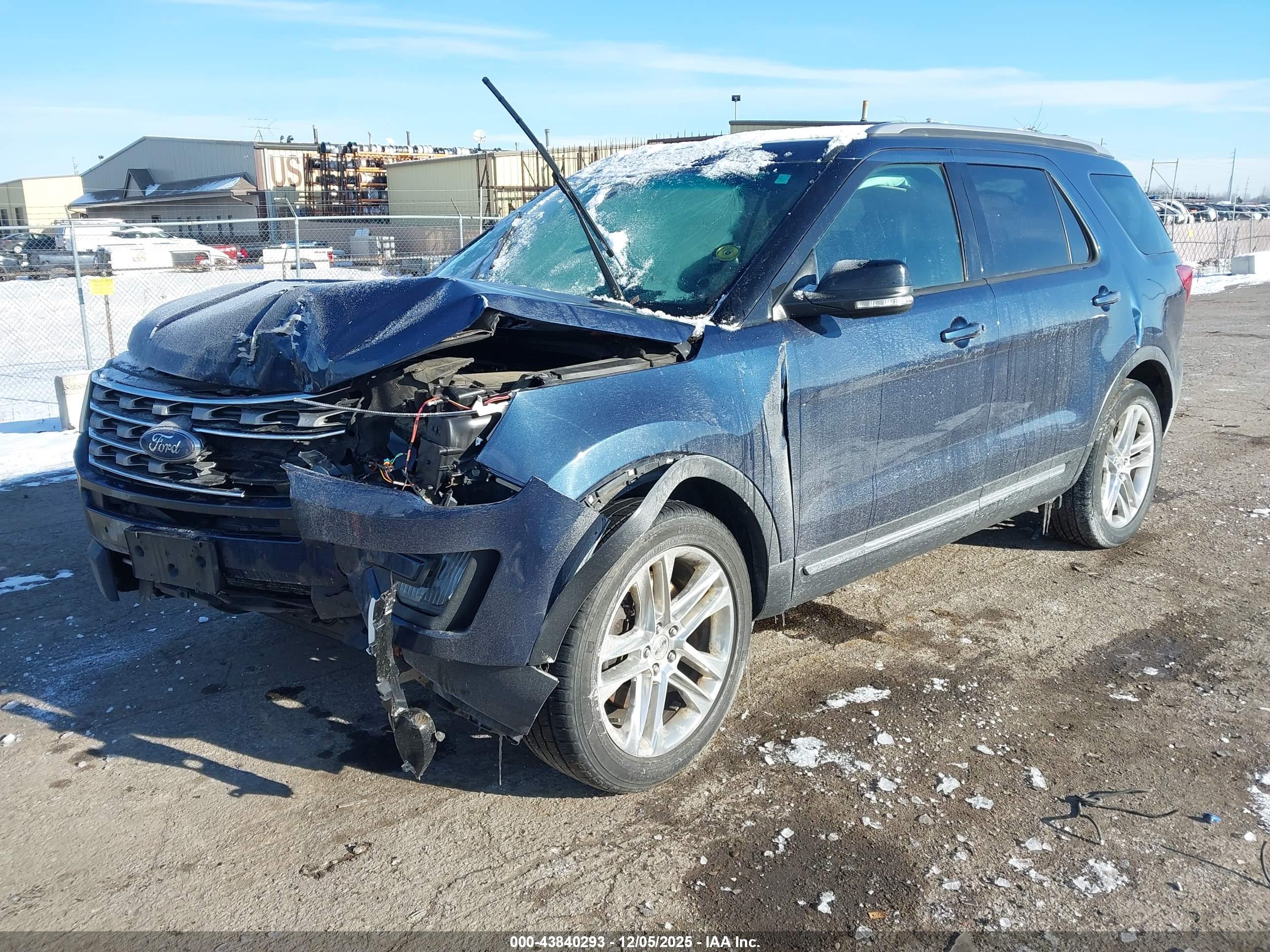 FORD EXPLORER image 2