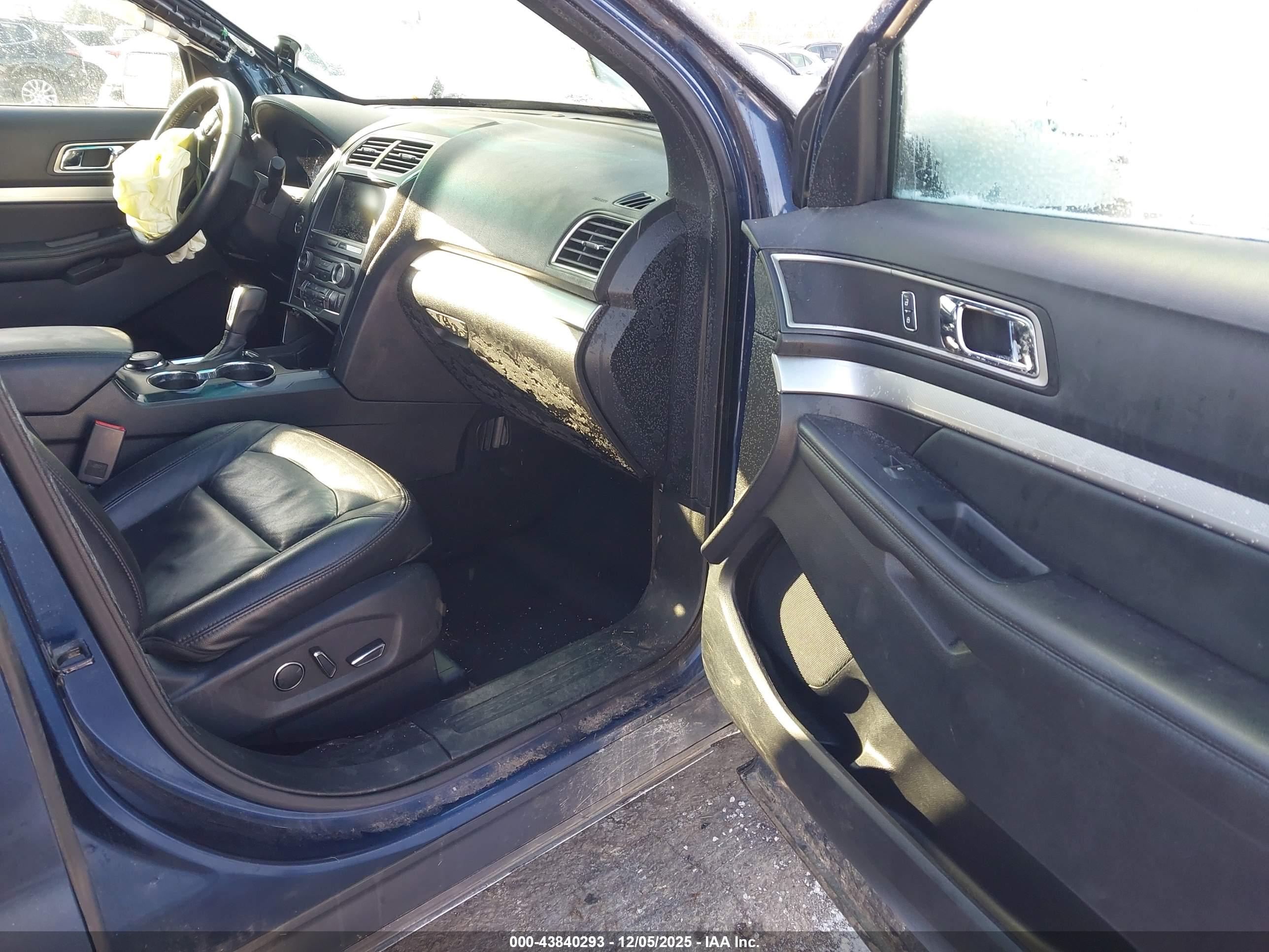 FORD EXPLORER image 5