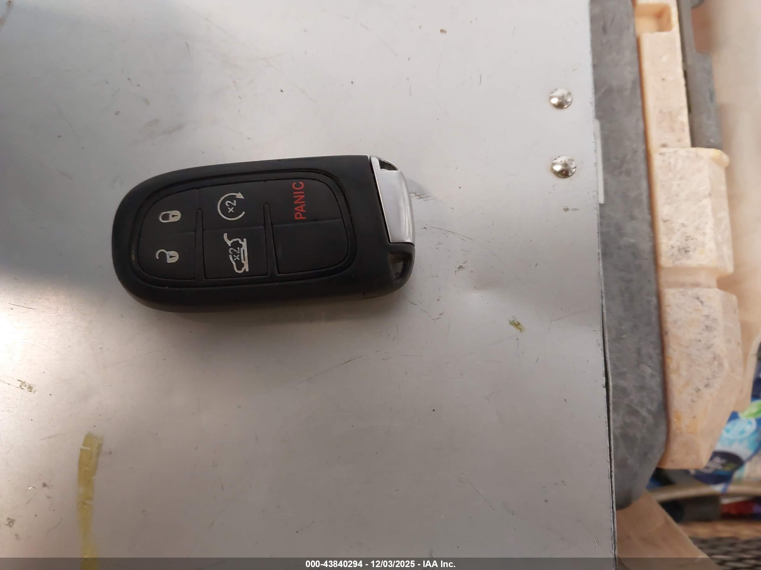 JEEP CHEROKEE image 11