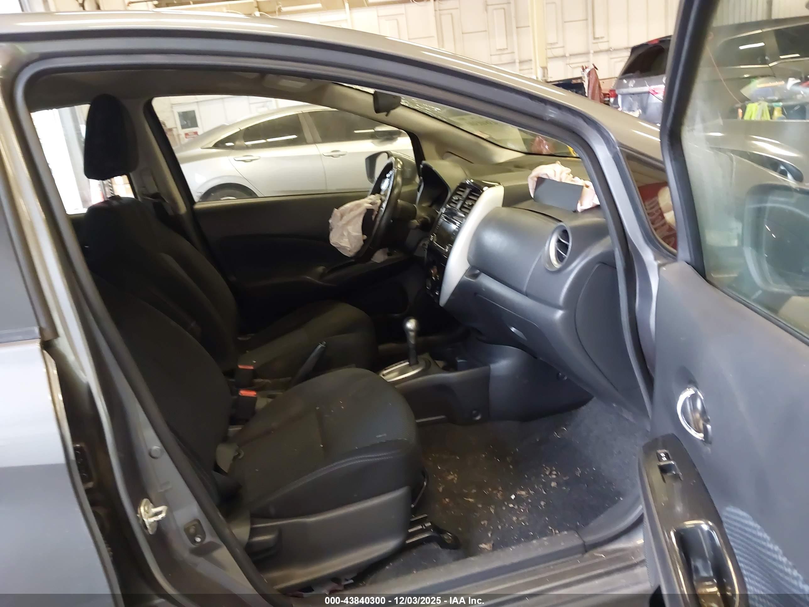NISSAN VERSA image 5