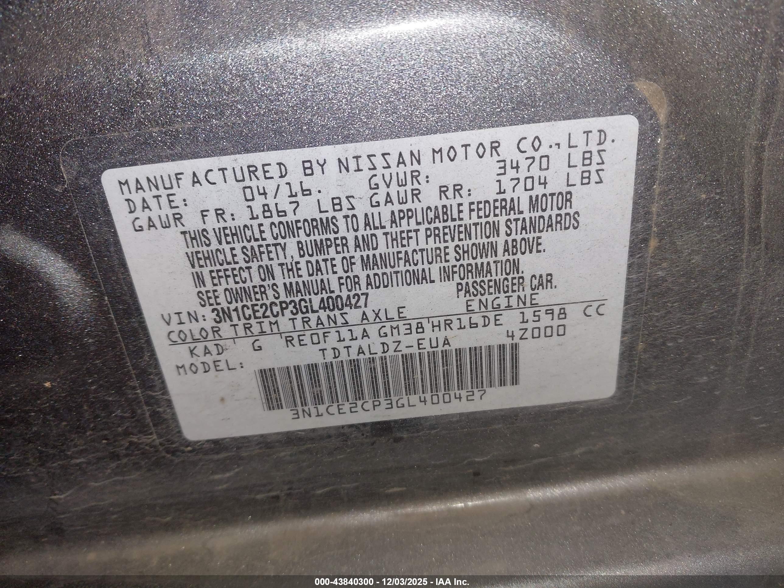 NISSAN VERSA image 9