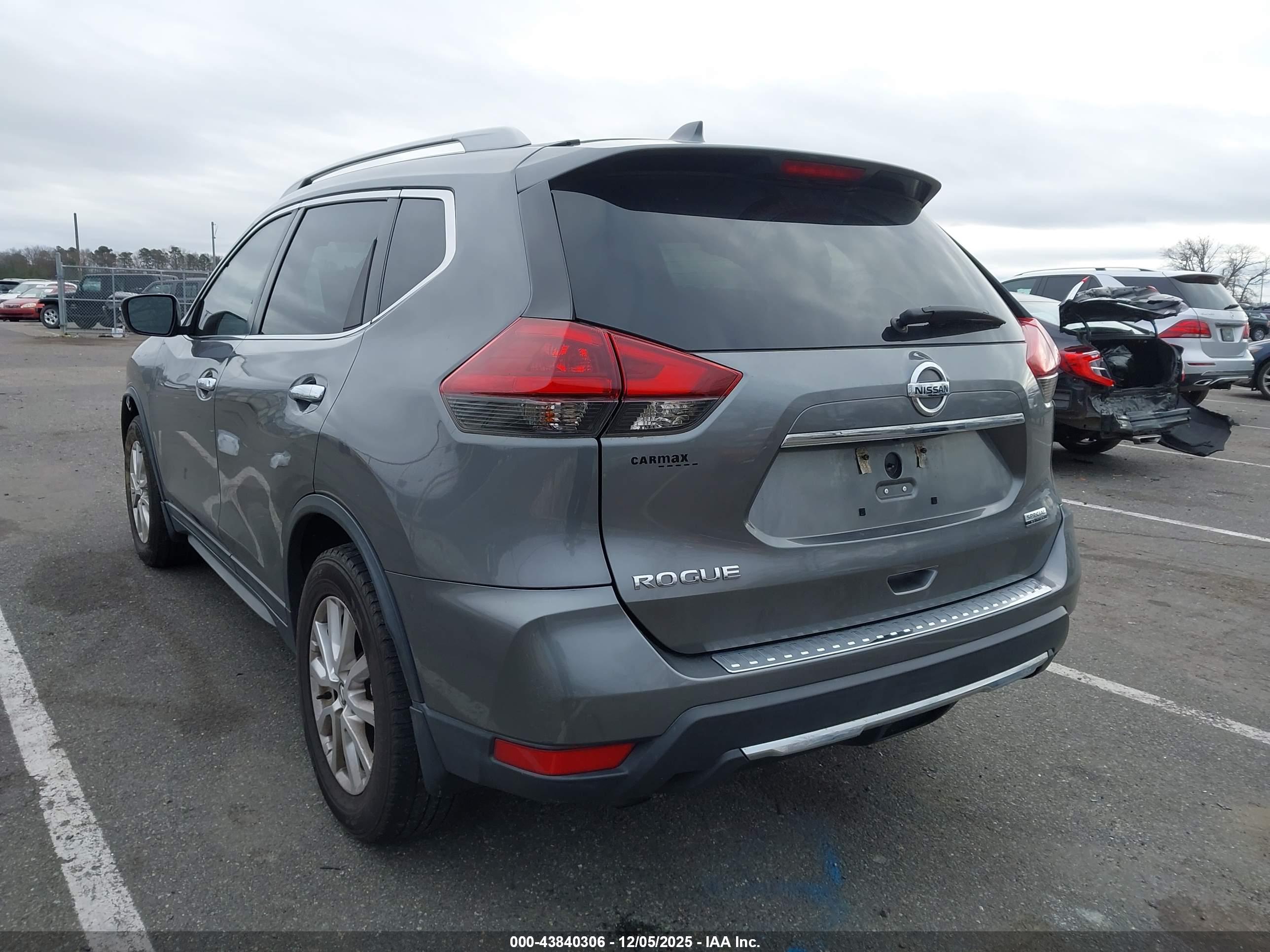 NISSAN ROGUE image 3