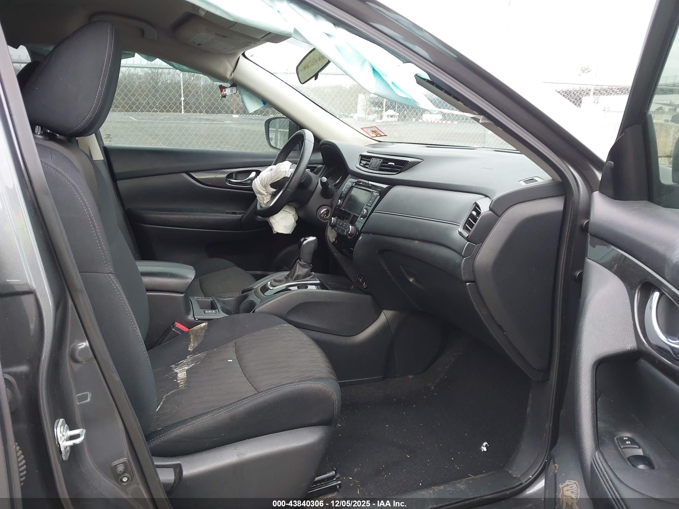 NISSAN ROGUE image 5