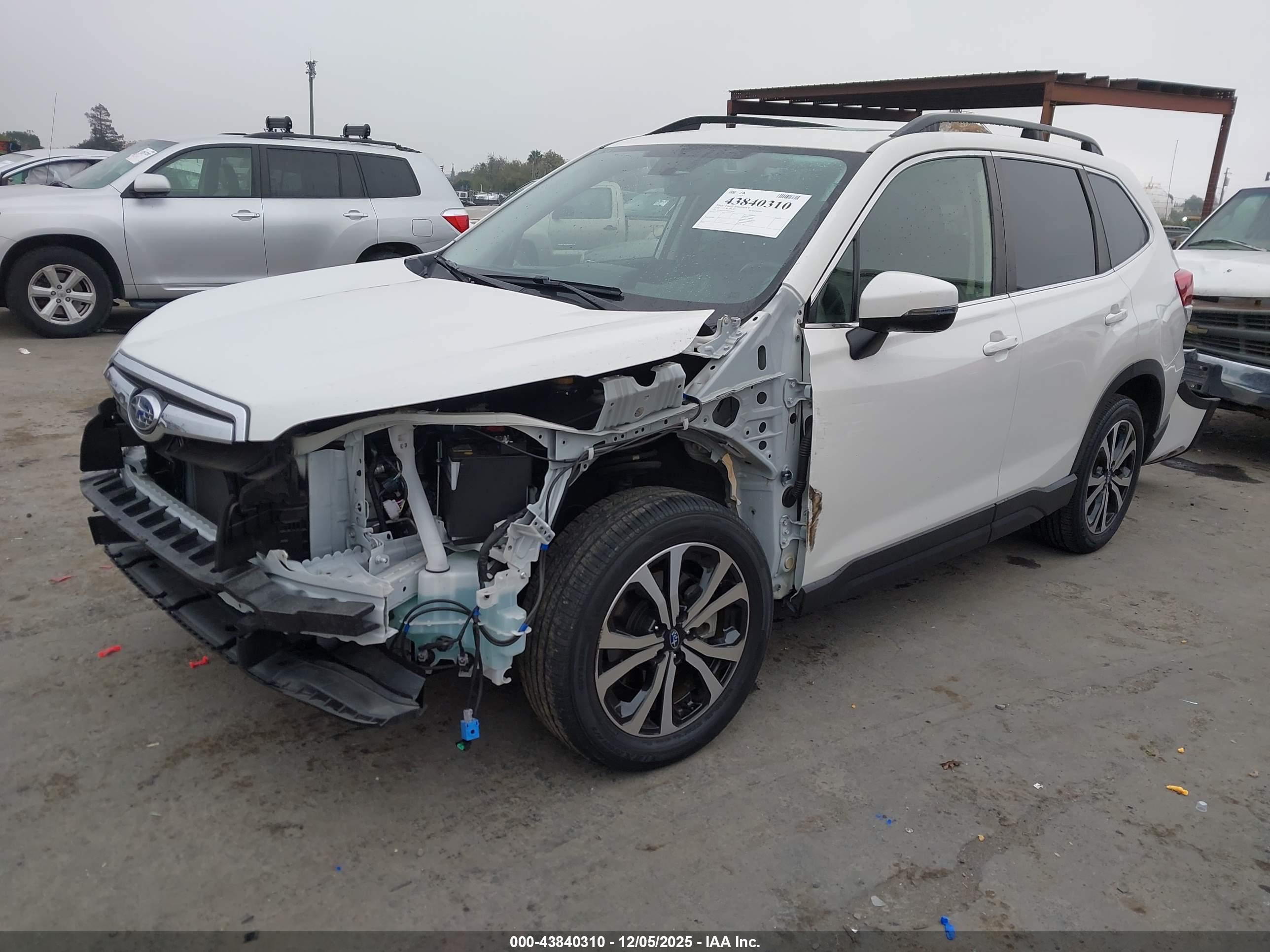 SUBARU FORESTER image 2