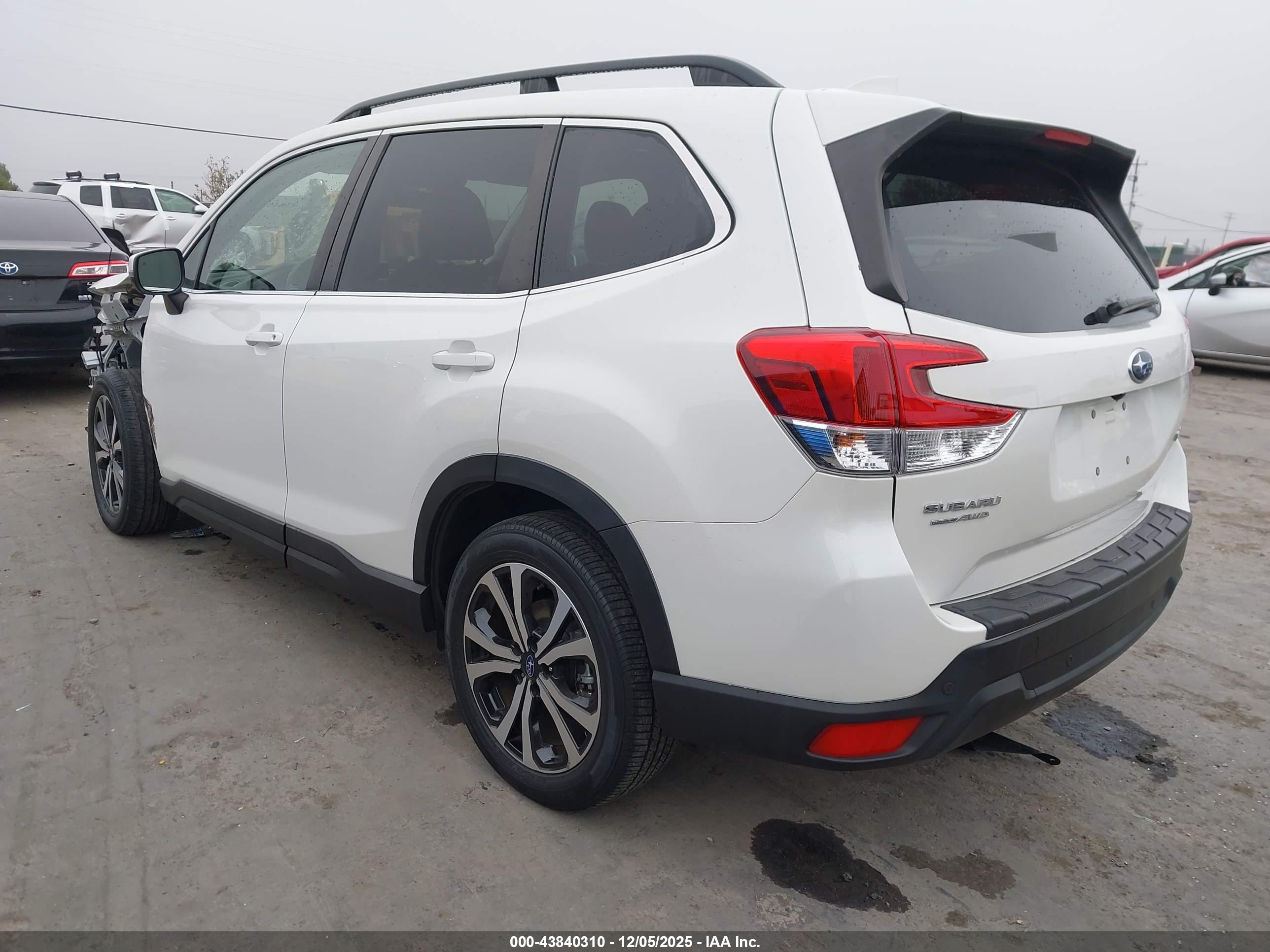 SUBARU FORESTER image 3
