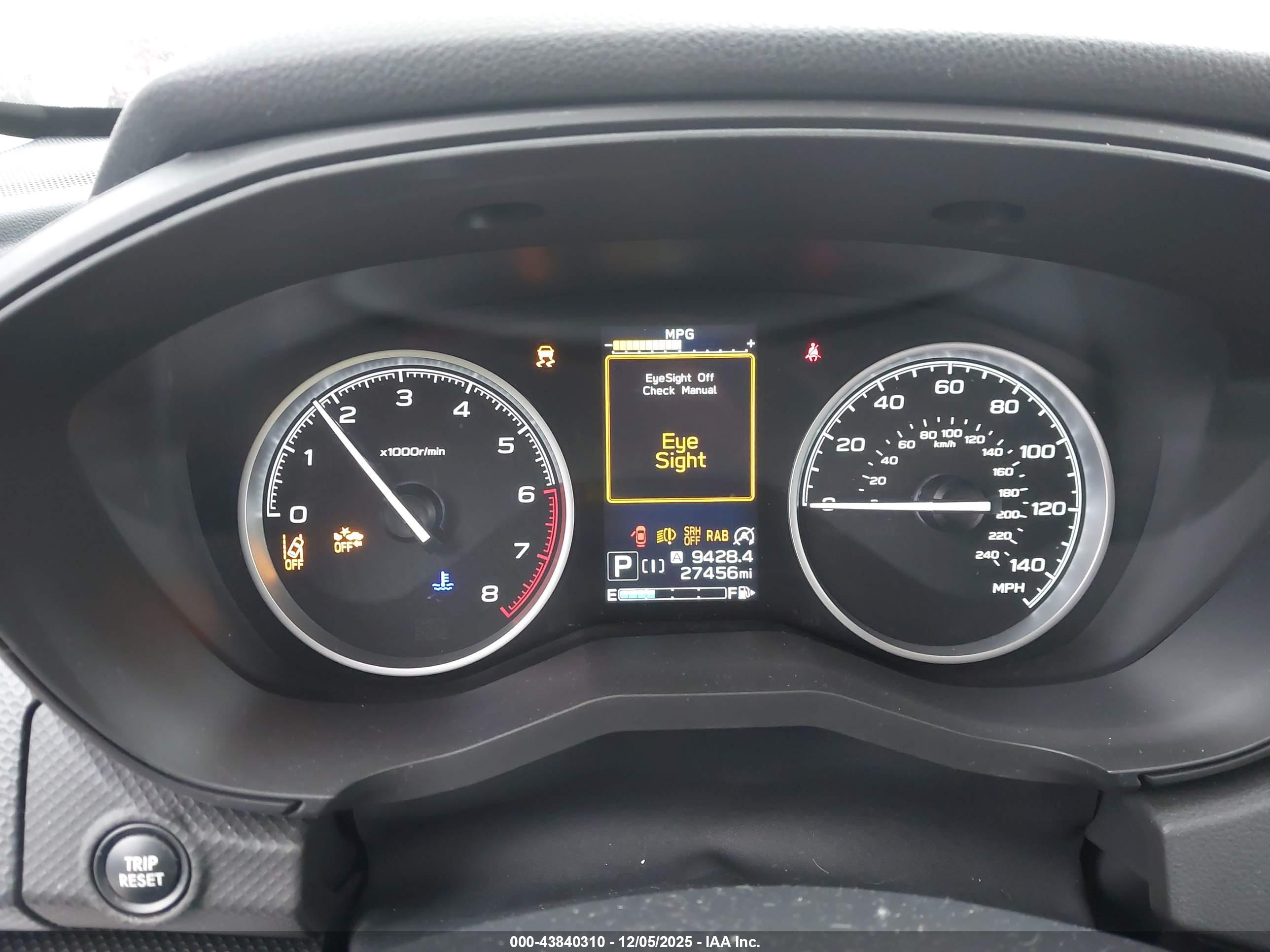 SUBARU FORESTER image 7