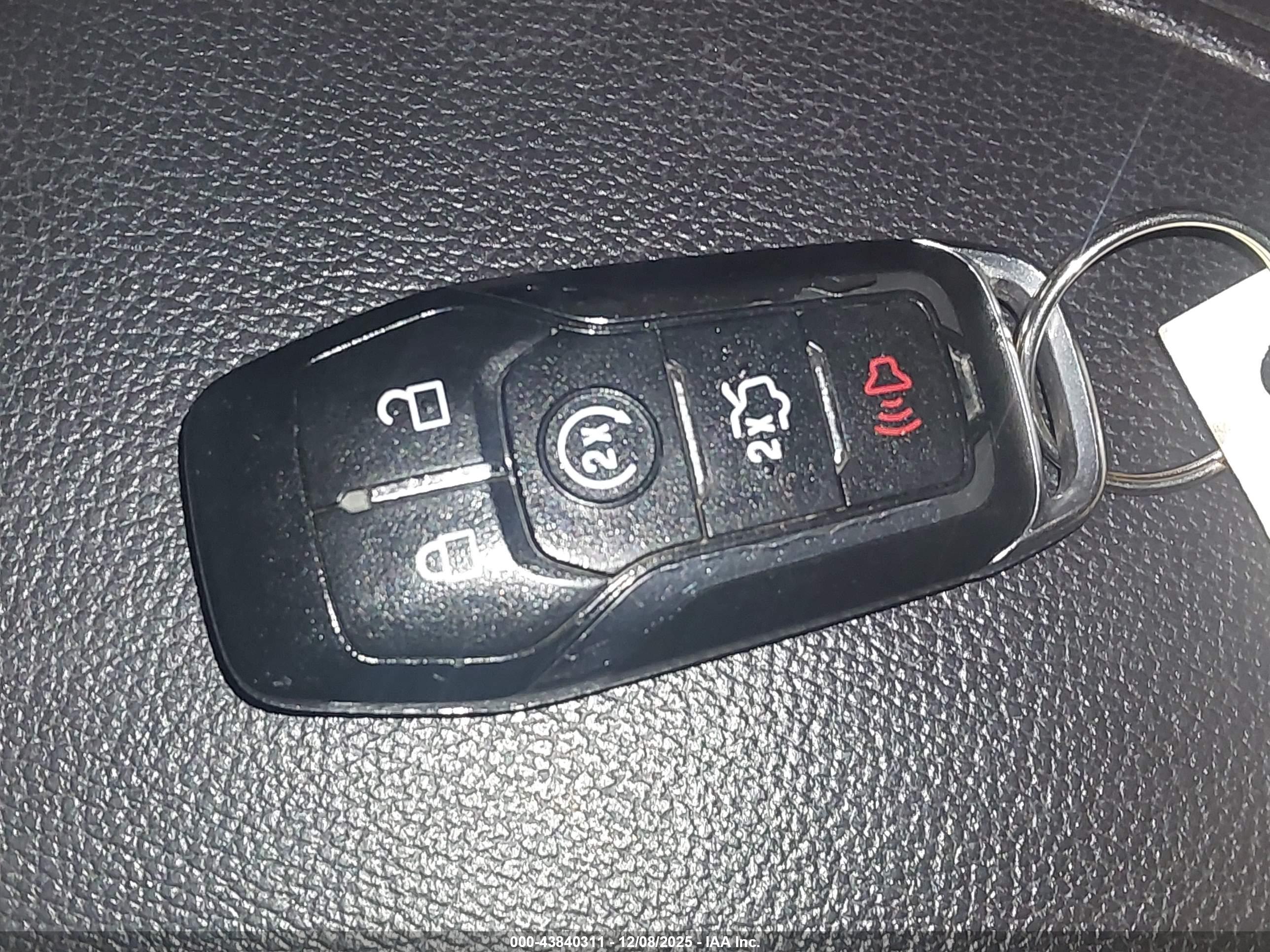 FORD FUSION image 11