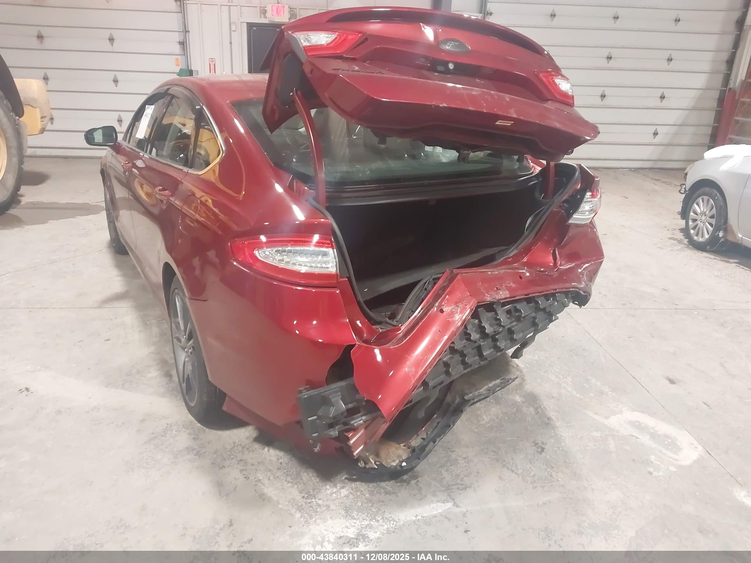 FORD FUSION image 6