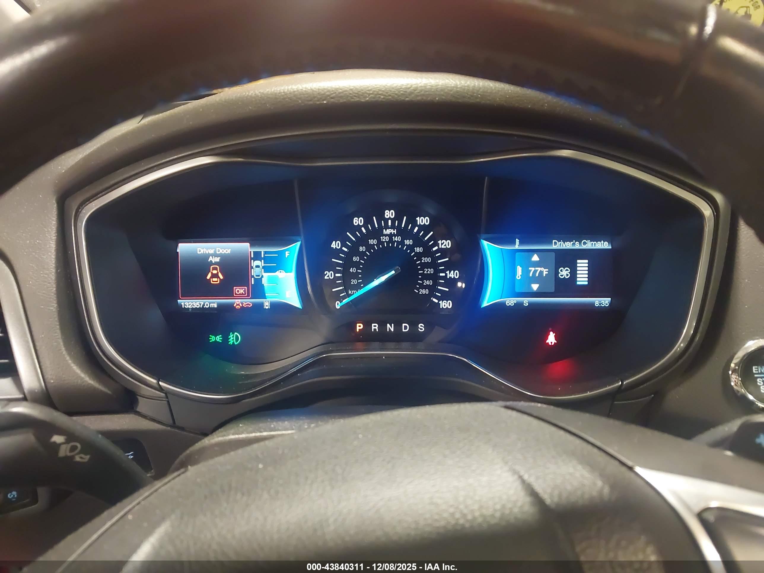 FORD FUSION image 7