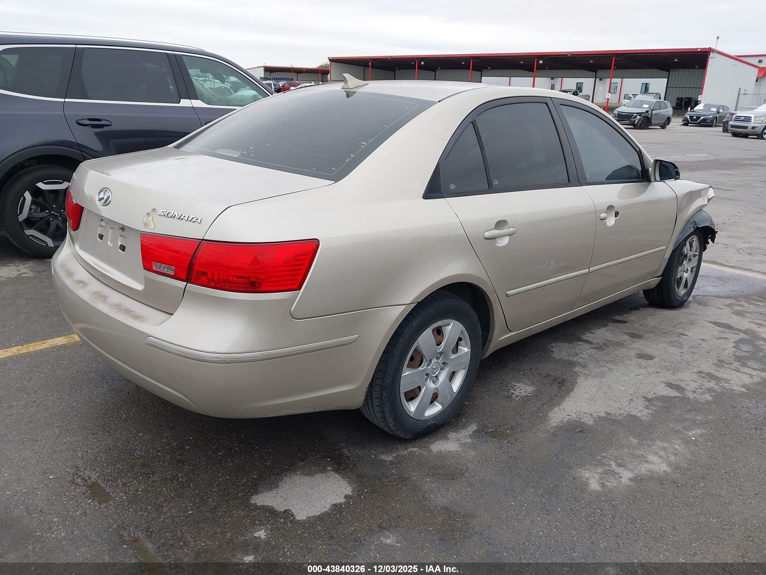 HYUNDAI SONATA image 4