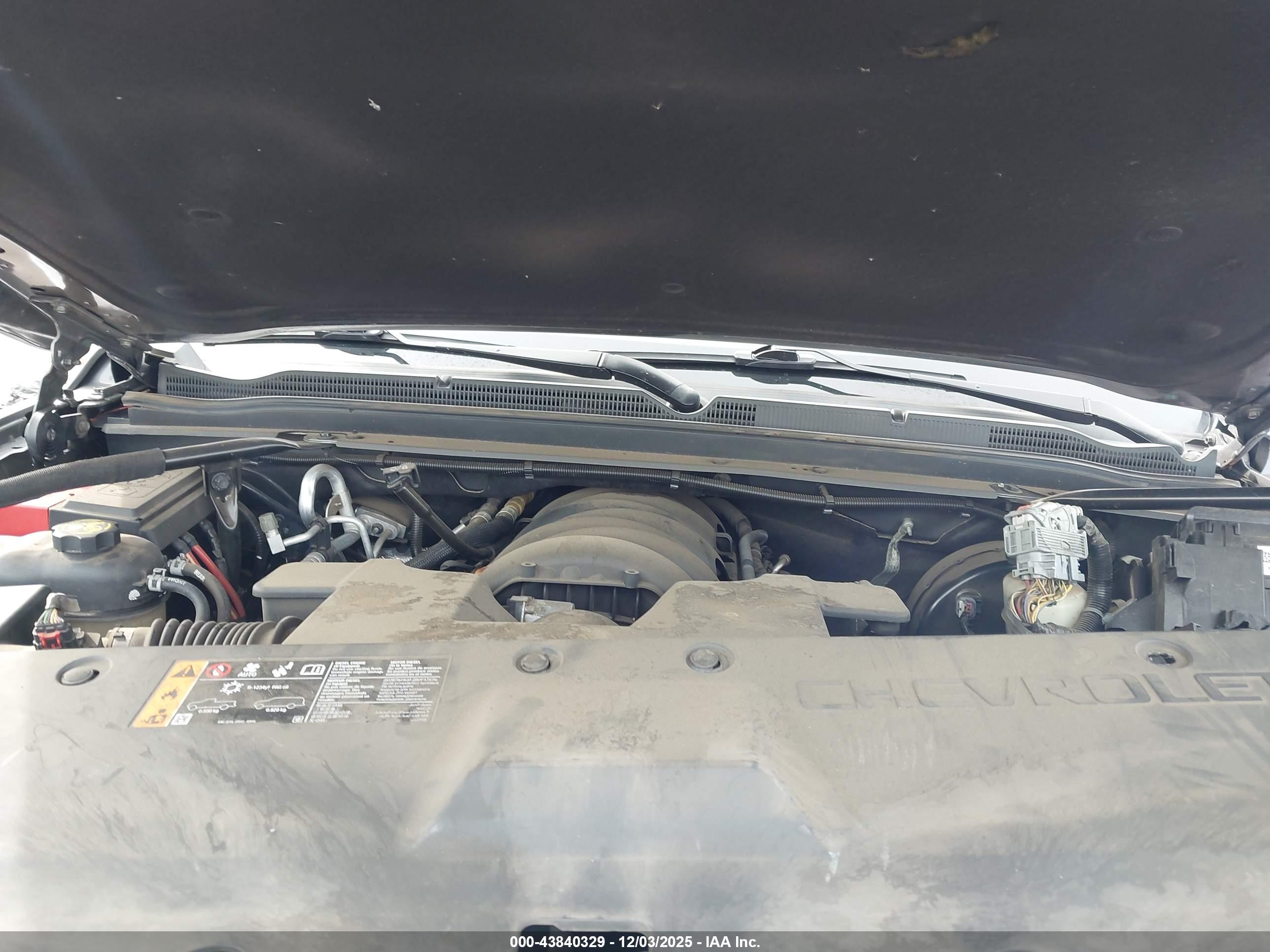 CHEVROLET TAHOE image 10