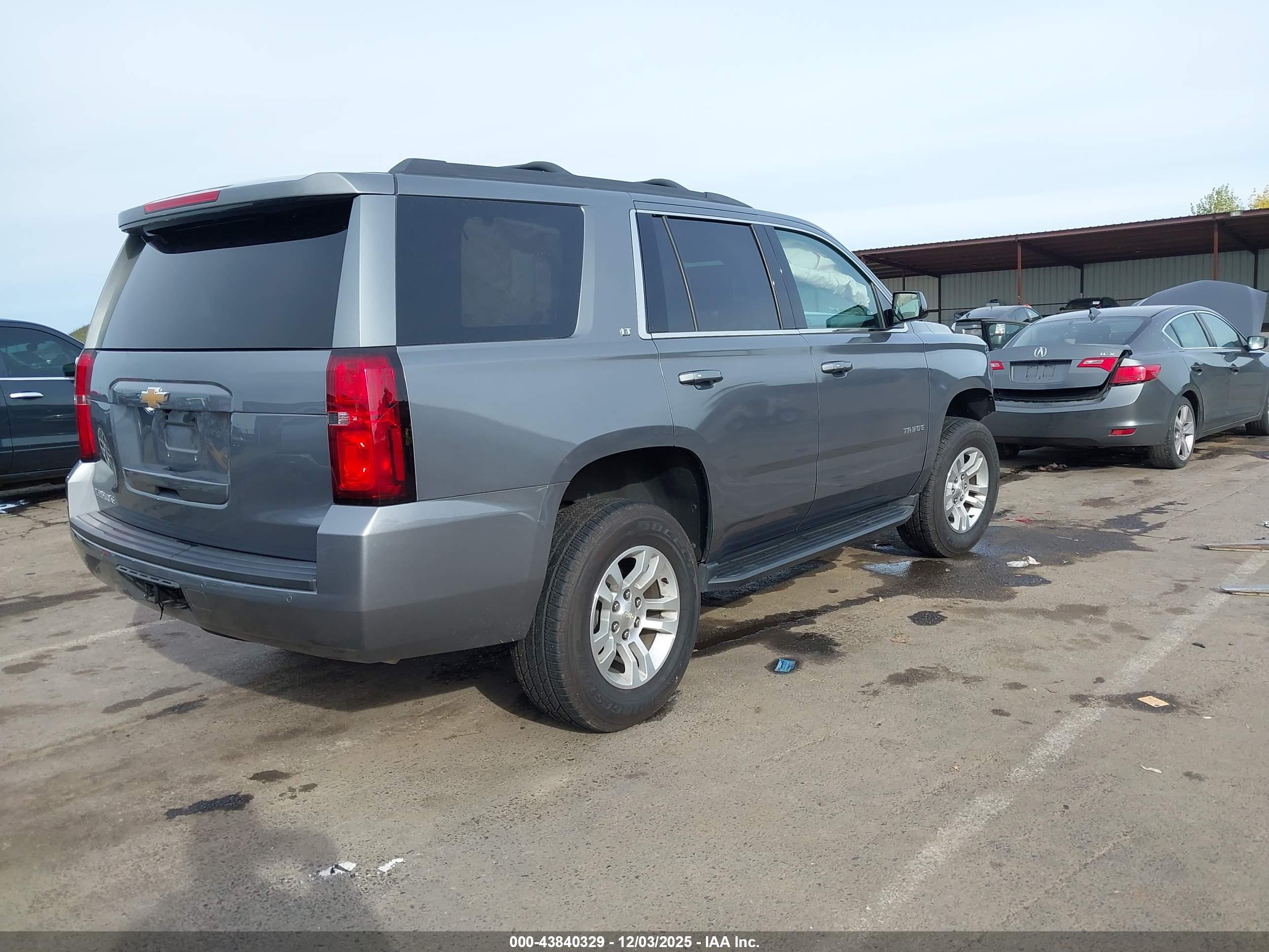 CHEVROLET TAHOE image 4