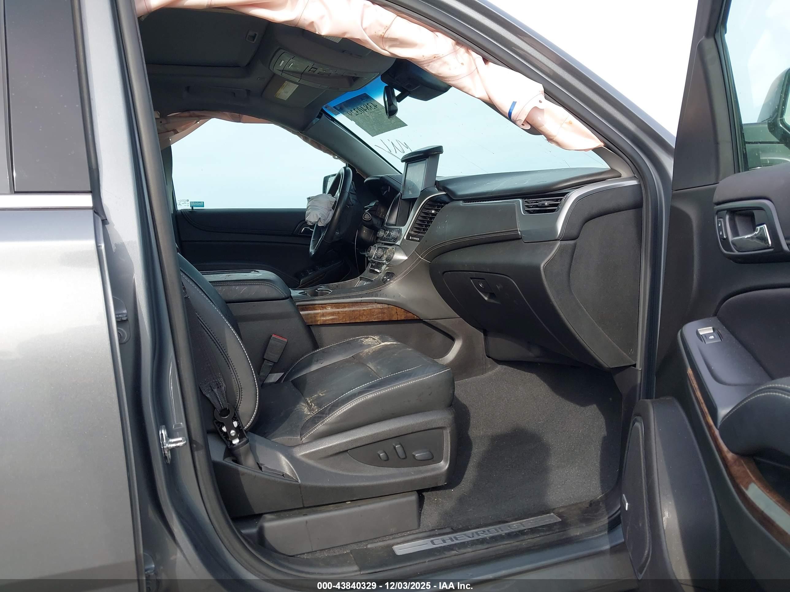 CHEVROLET TAHOE image 5